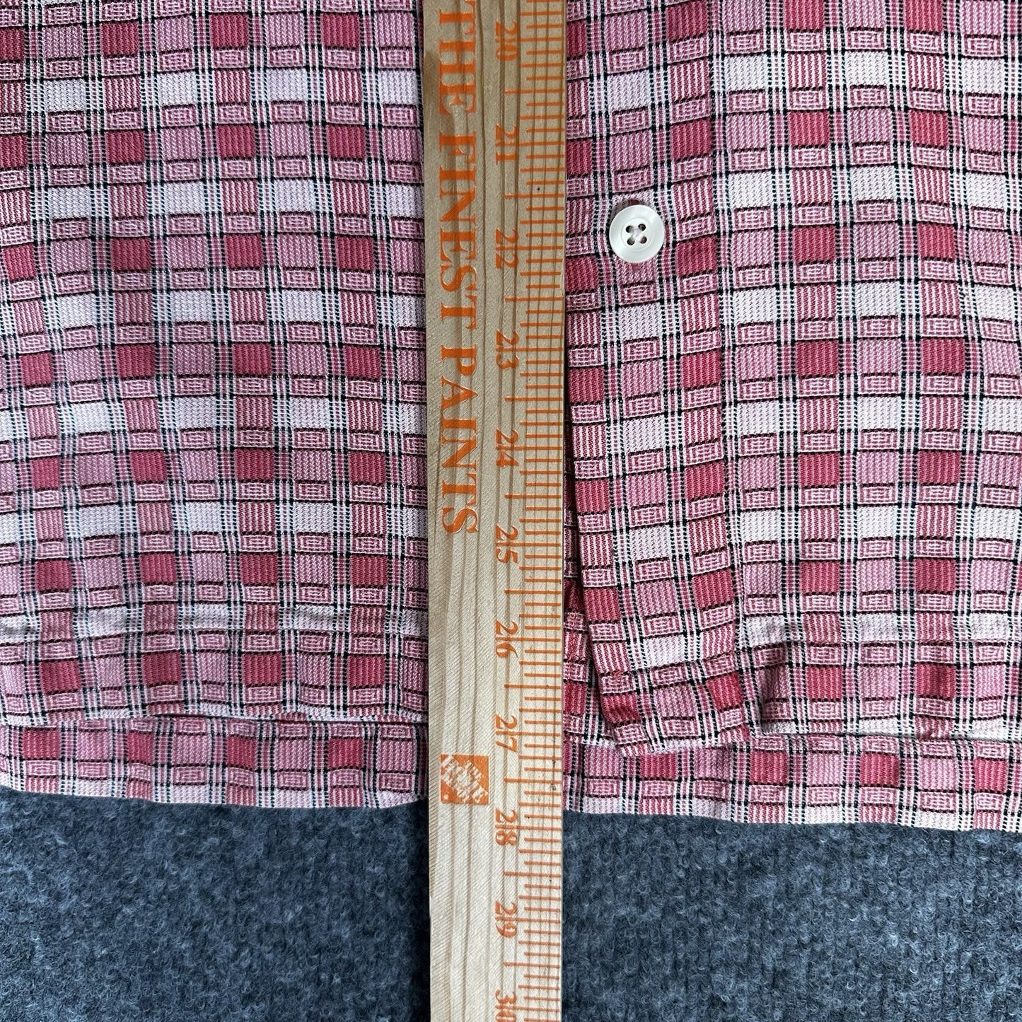 Tommy Bahama Shirt Men's Large Red Plaid 100% Silk Button Up Short Sleeve Casual