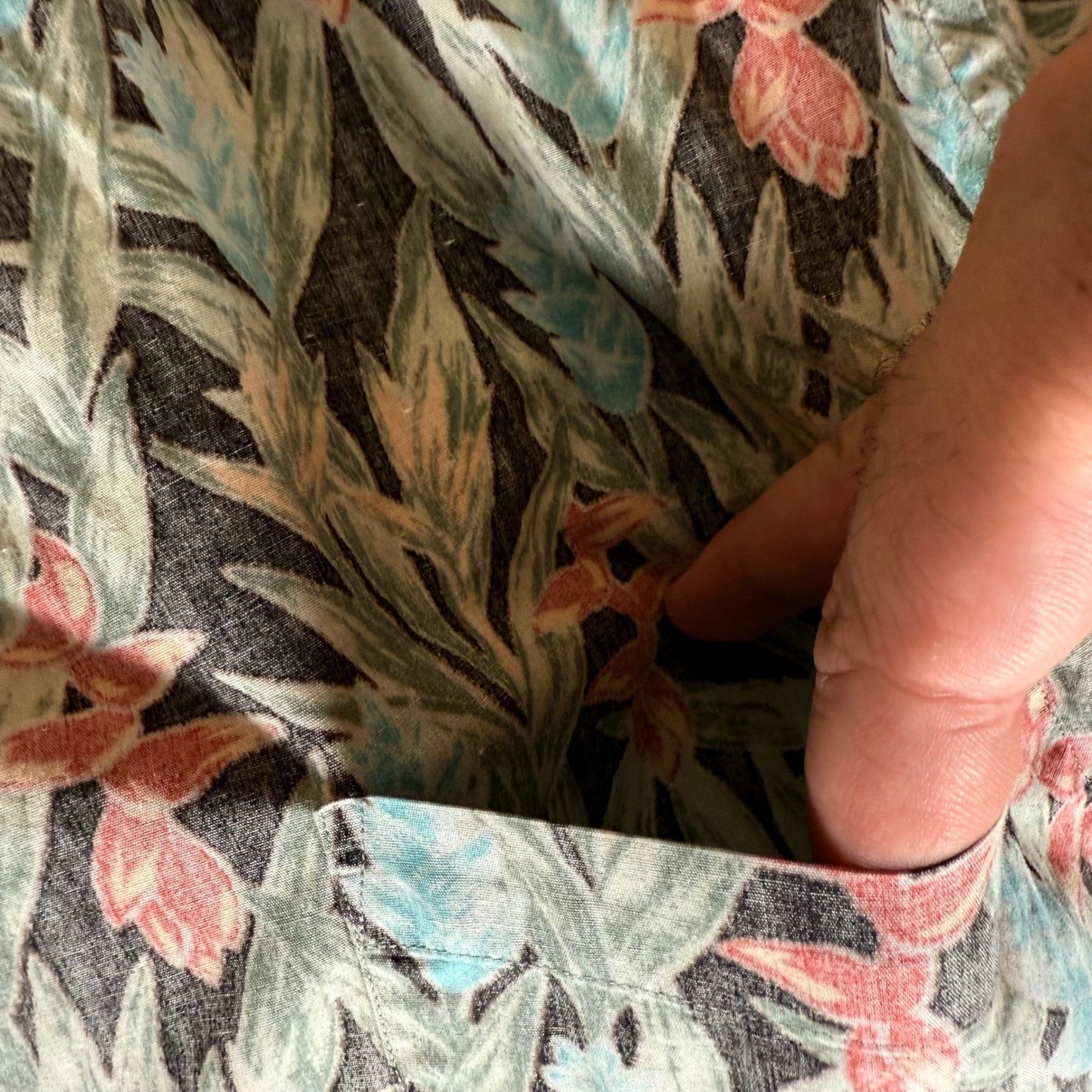 Cooke Street Hawaiian Shirt Men XL Floral Reverse Print Button Up Aloha Tropical