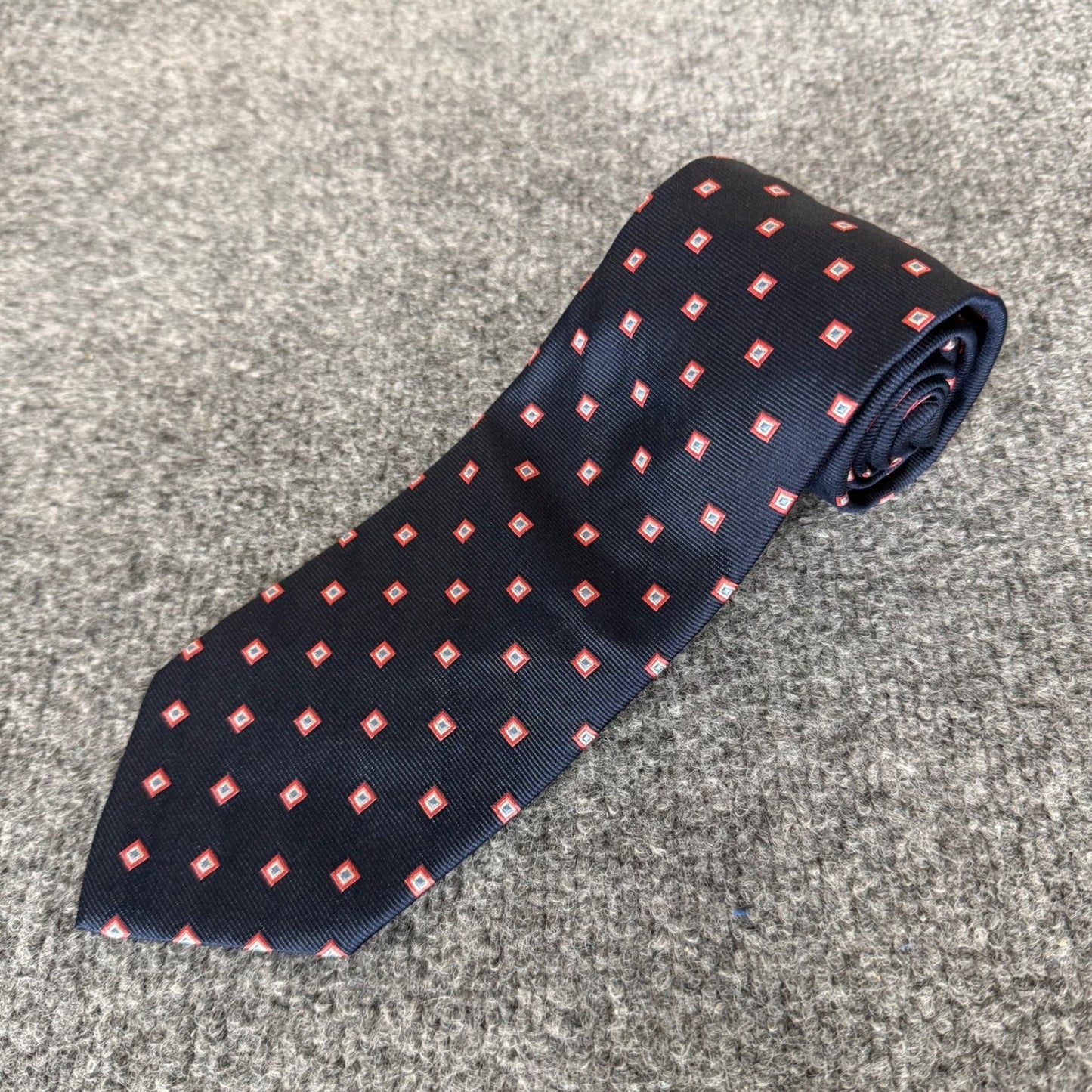 Brooks Brothers 346 Mens Navy Blue Silk Geometric Square Pattern Necktie Office