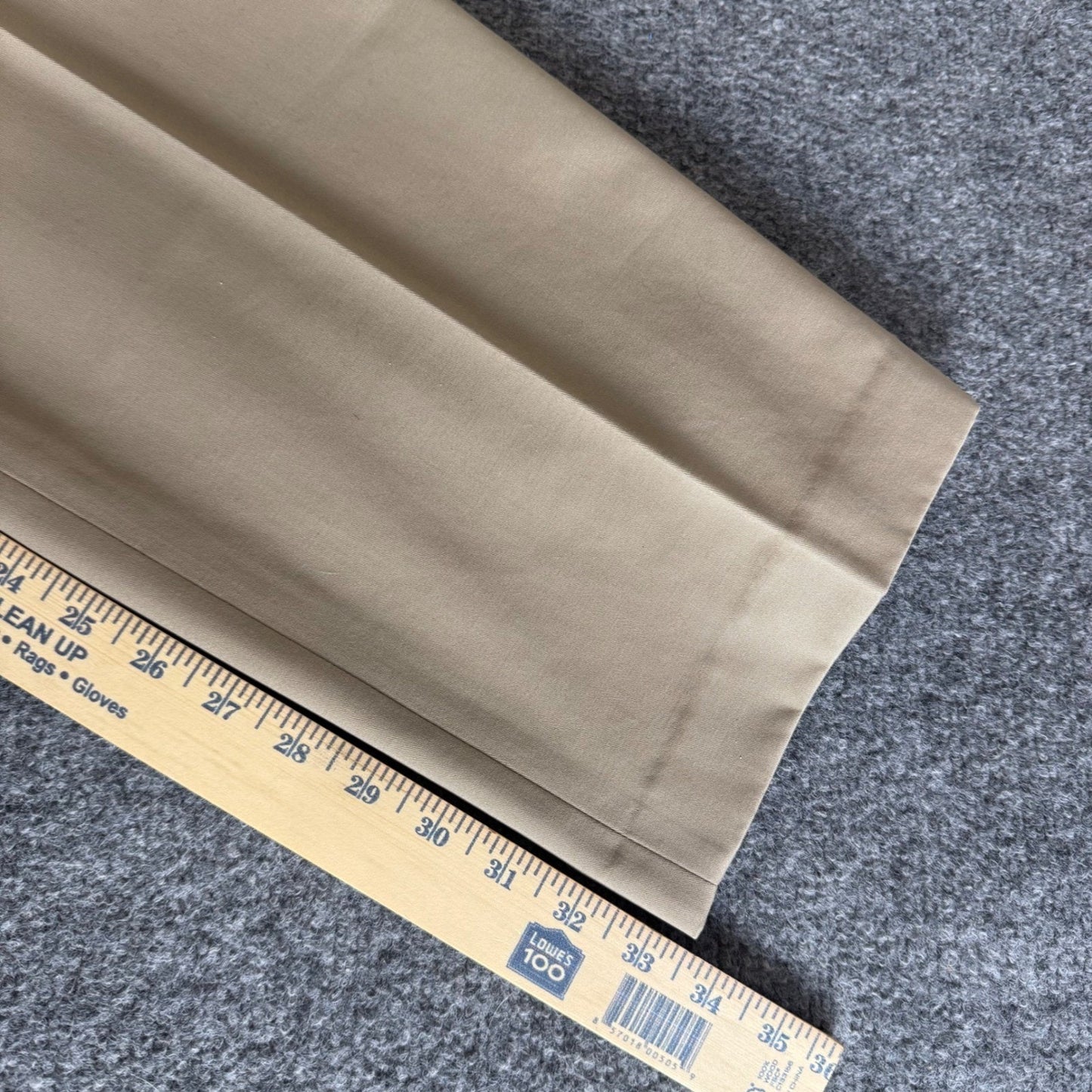 Kirkland Signature Mens Non Iron Khaki Chinos Classic Fit 36x34 Tan Casual Pants