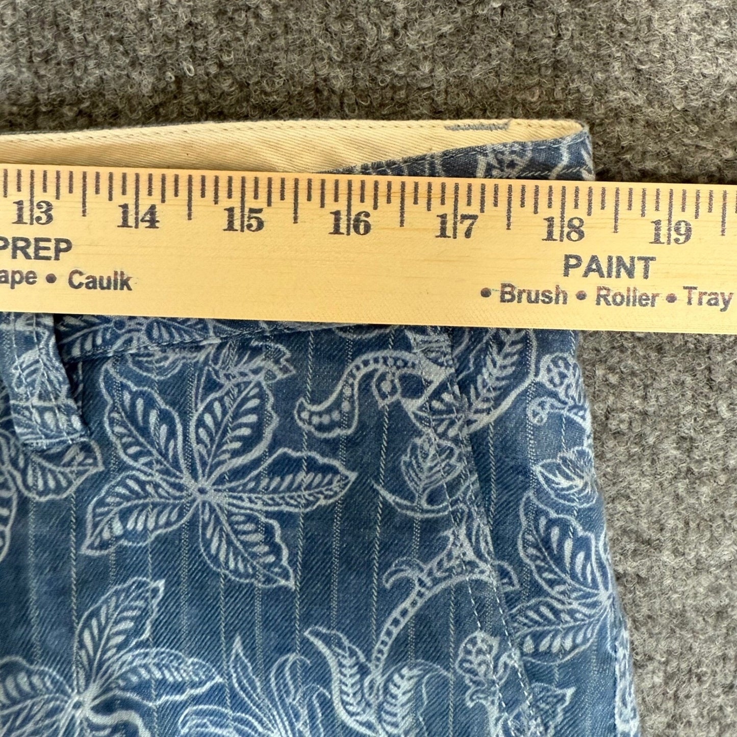 Tommy Bahama Shorts Blue Floral AOP Striped Mens 36 Linen Blend Flat Front Csual