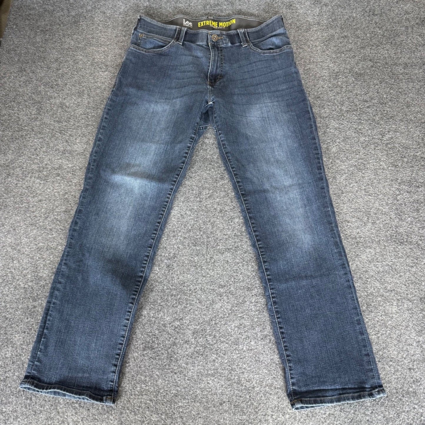 Lee Extreme Motion Straight Tapered 34x30 Jeans Dark Wash Stretch Denim Comfort