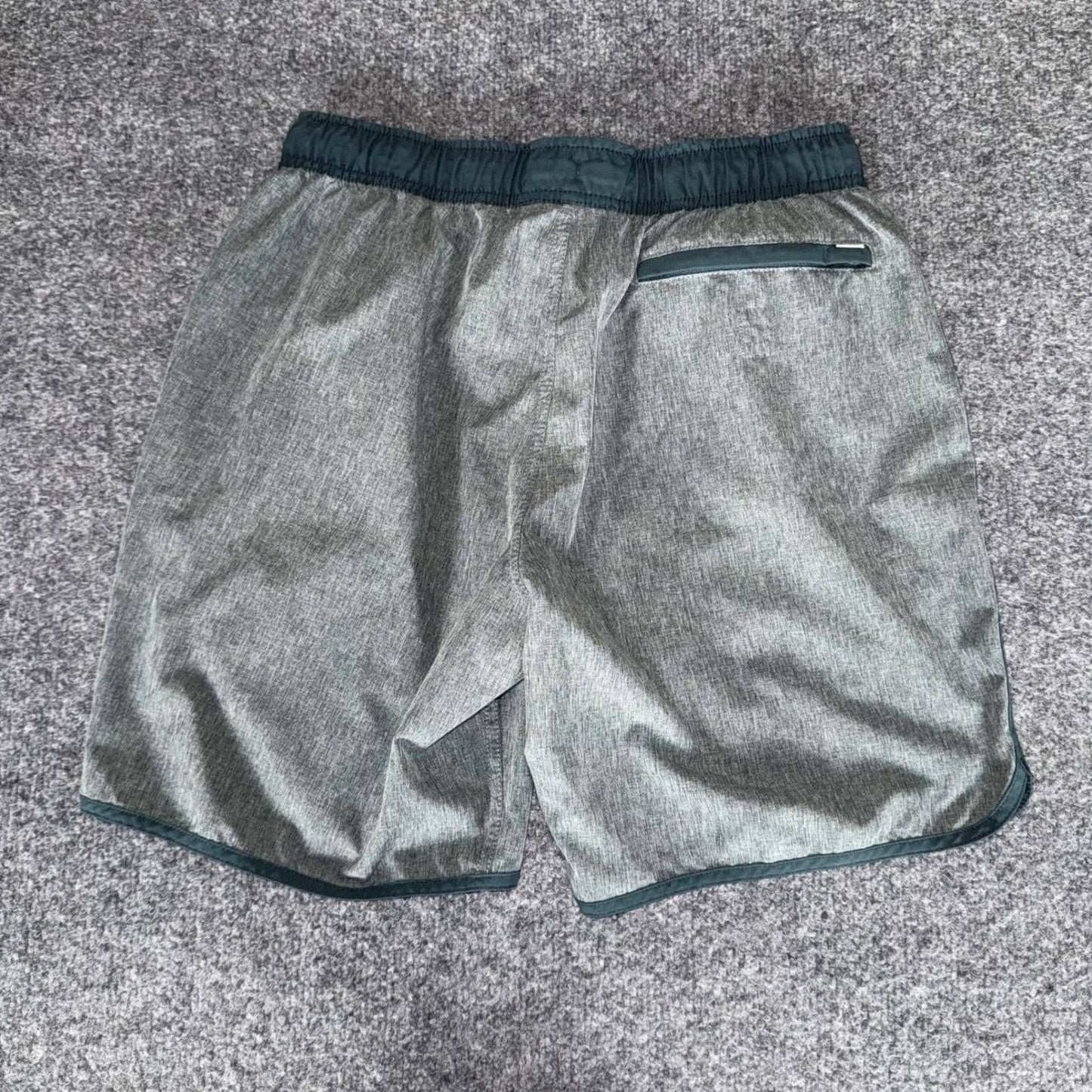 Vuori Banks Short Mens Small Green Athletic Performance Running Workout Gym V330