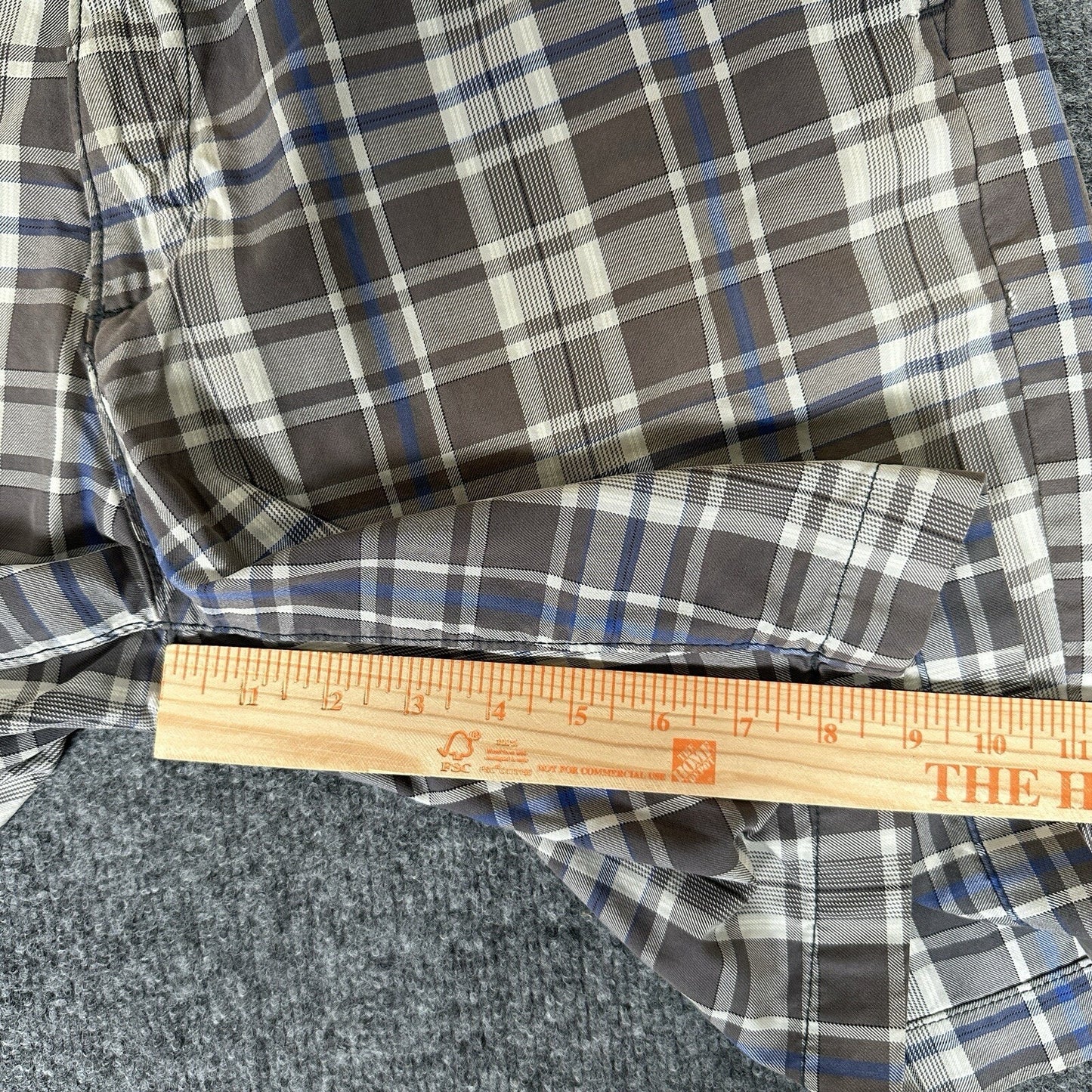 Eddie Bauer Shorts Mens 38 (36x9) Blue Grey Plaid Legend Wash Flat Front Adult