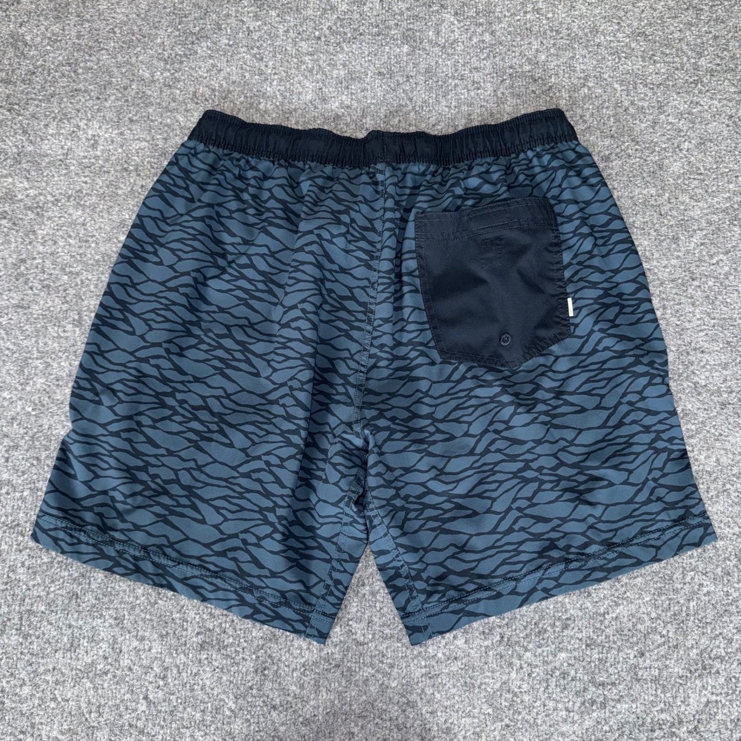Vuori Kore Shorts Mens 31 Blue Geometric Lined Athletic Gym Training Workout