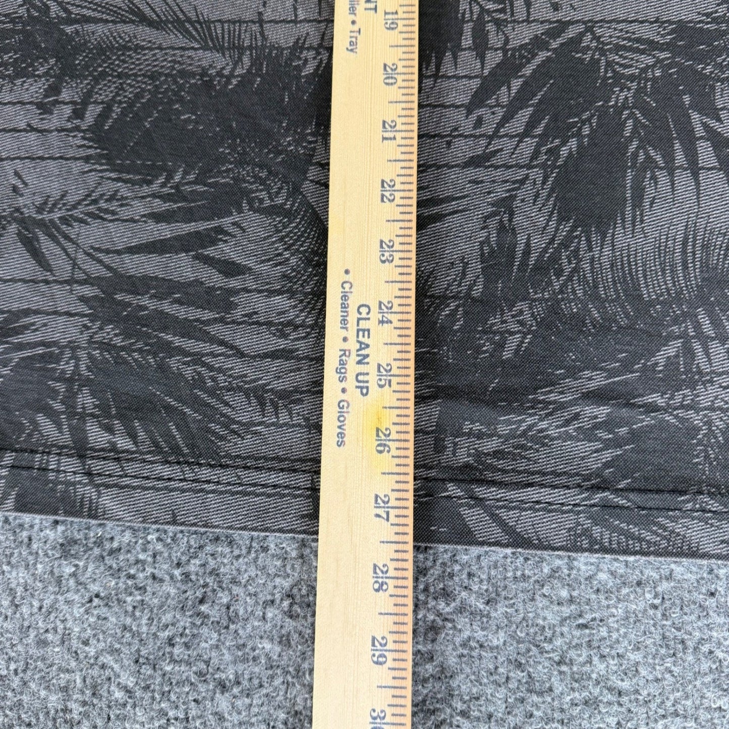 Travis Mathew Golf Polo Shirt Mens M Gray Palm Tree Striped Short Sleeve Casual