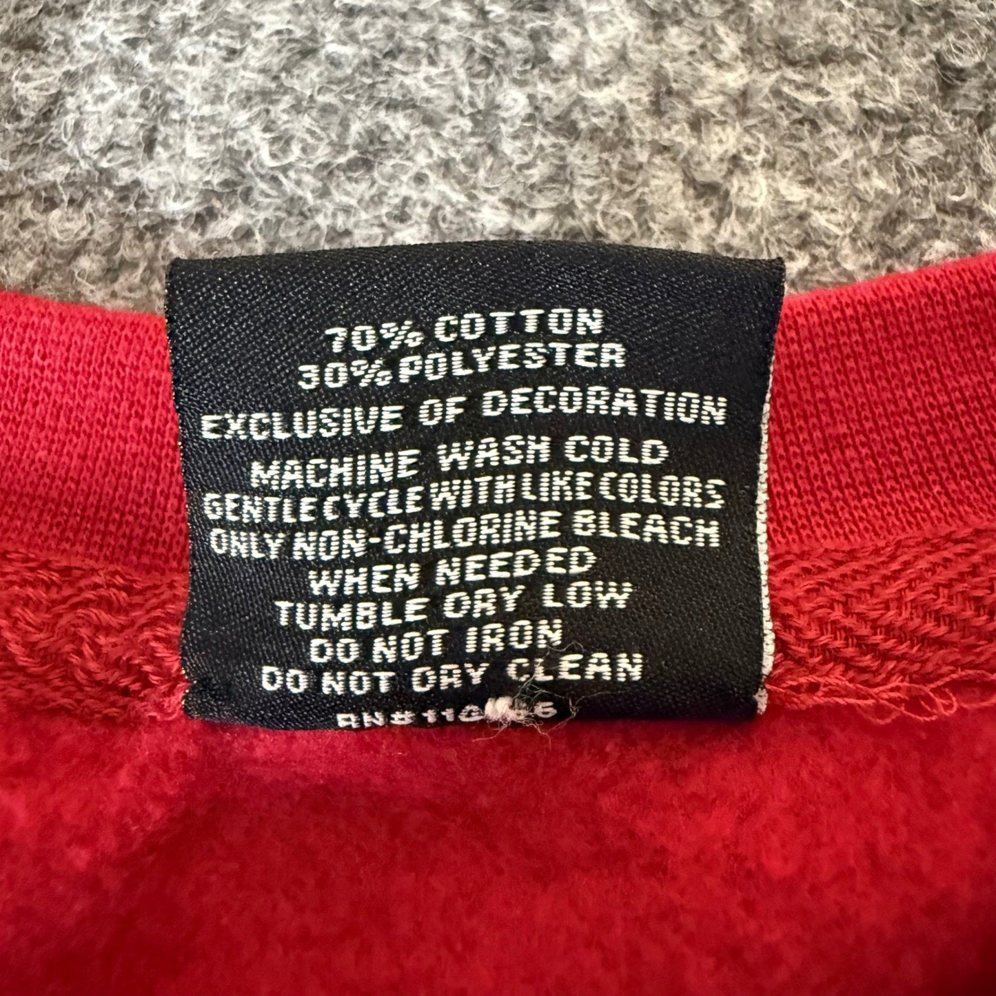 Harvard Crimson Sweatshirt Mens Medium Red Crewneck College Logo Pullover