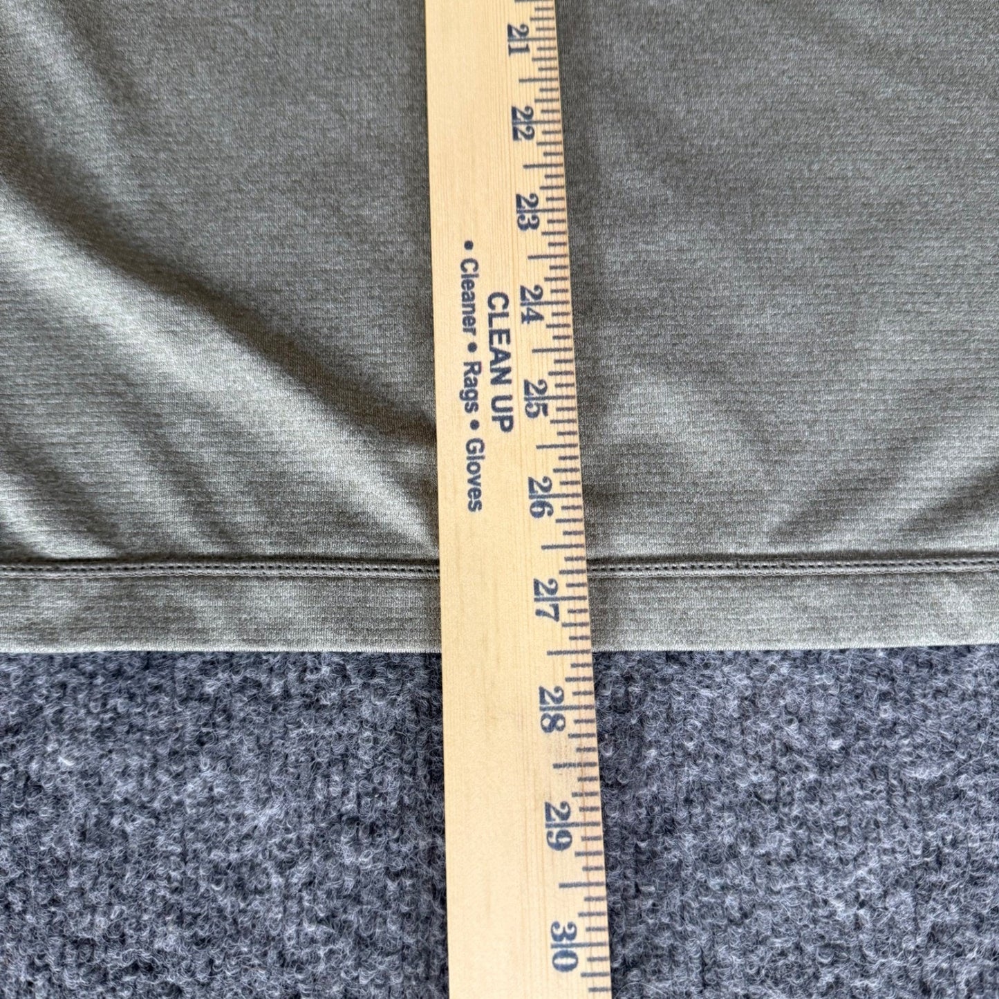 Vuori Tradewind Tee Shirt Men Medium Green Long Sleeve Athletic Running Training