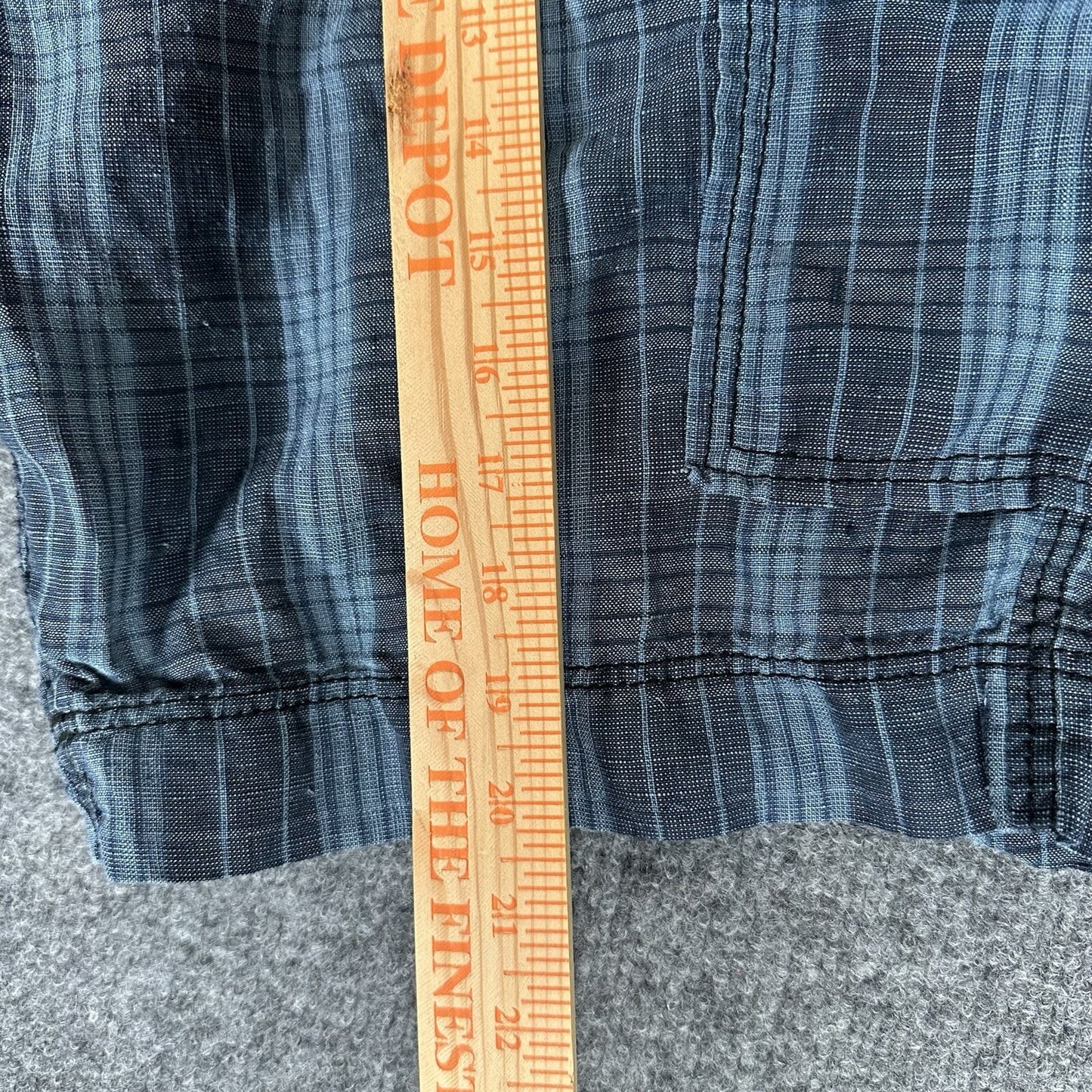 Tommy Bahama Relax Cargo Shorts Men 38x10 Blue 100% Linen Striped Mid Rise Adult