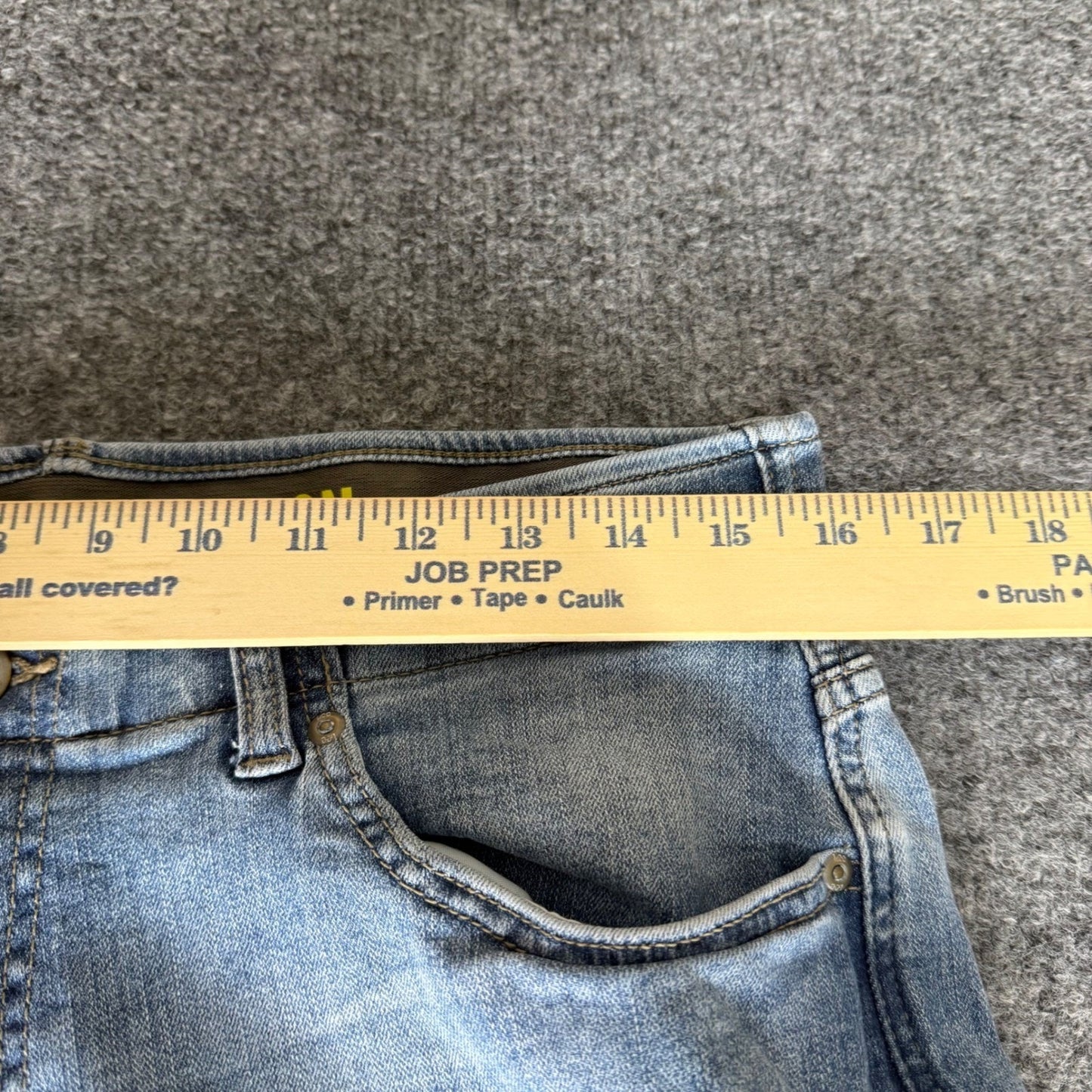 Lee Extreme Motion Straight Fit Tapered Jeans Mens 33x32 (32x31) Light Wash Blue