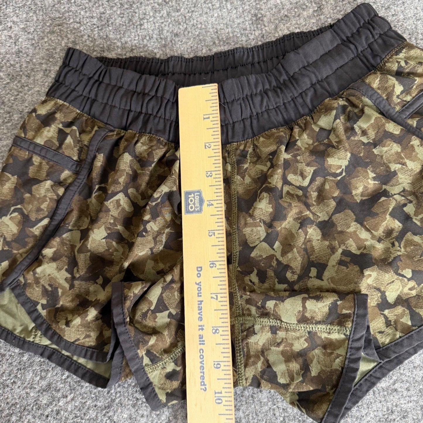 Lululemon Mystic Jungle Fatigue Short Womens Size 6 Camo Lined Athletic Workout