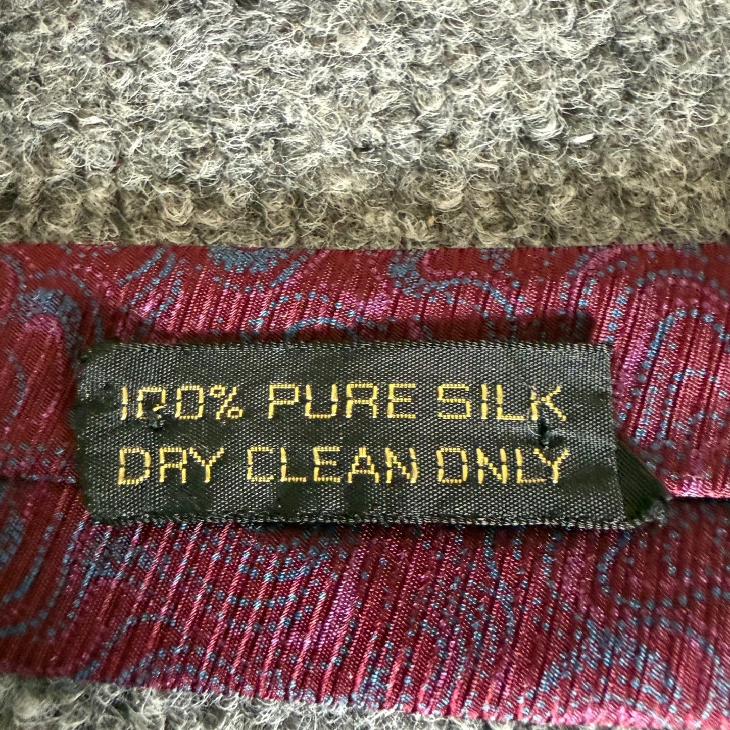 Giorgio Armani Tie Mens 100% Silk Burgundy Blue Abstract Pattern Made in Italy