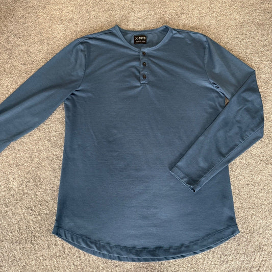Cuts Clothing Pyca Pro Henley Shirt Mens Medium Blue Long Sleeve Casual Stretch