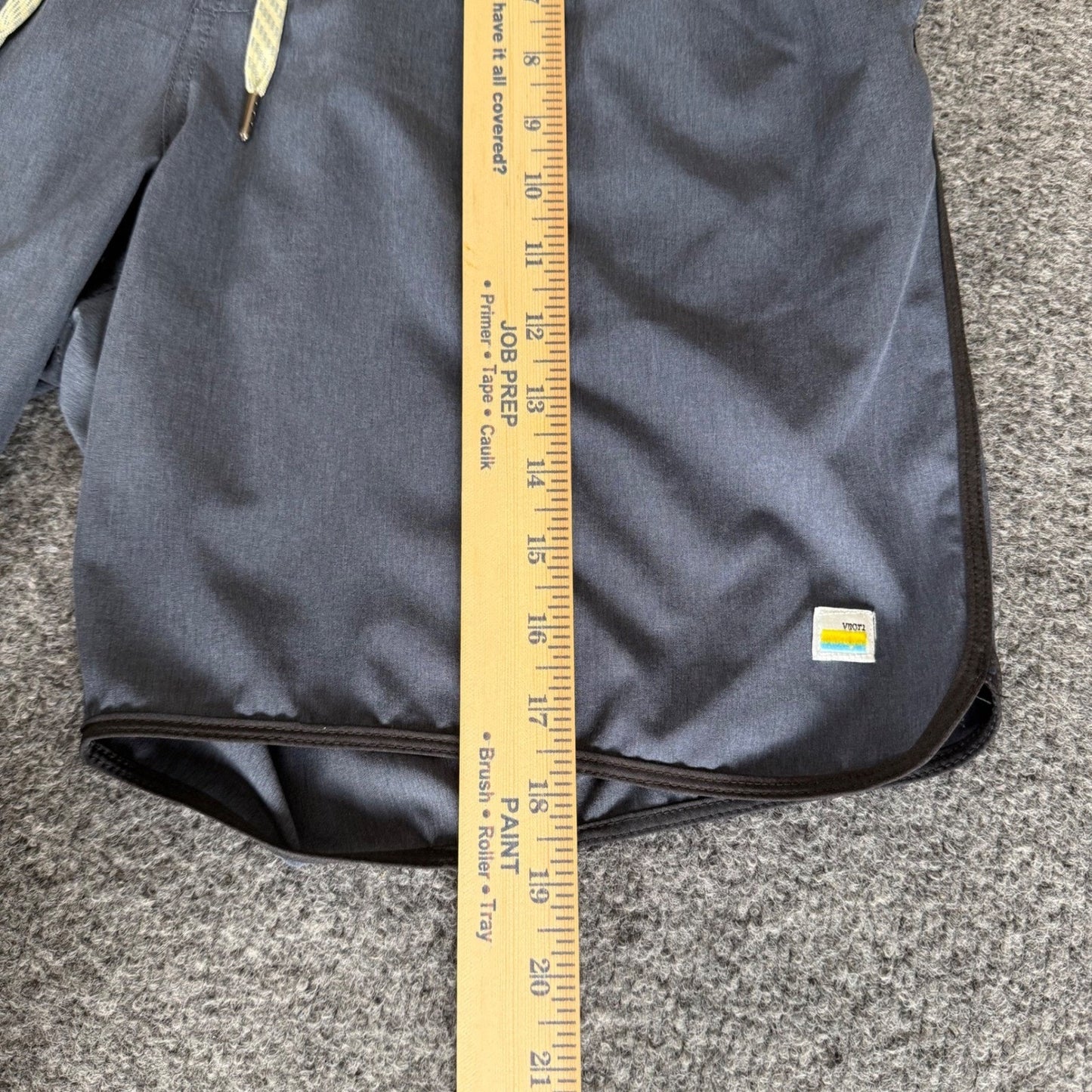 Vuori Banks Performance Shorts Mens XL Blue 4-Way Stretch Athletic Hybrid Casual