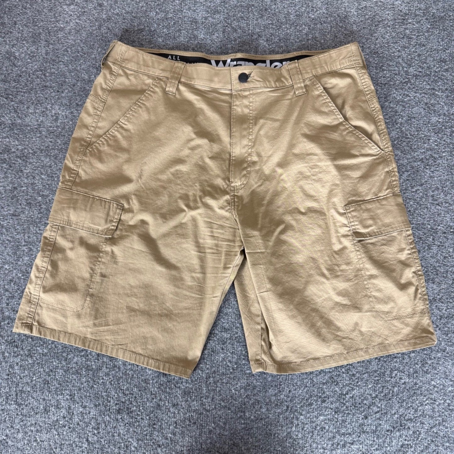 Wrangler All Terrain Gear ATG Cargo Shorts Mens 36 Beige Outdoor Hiking Trail