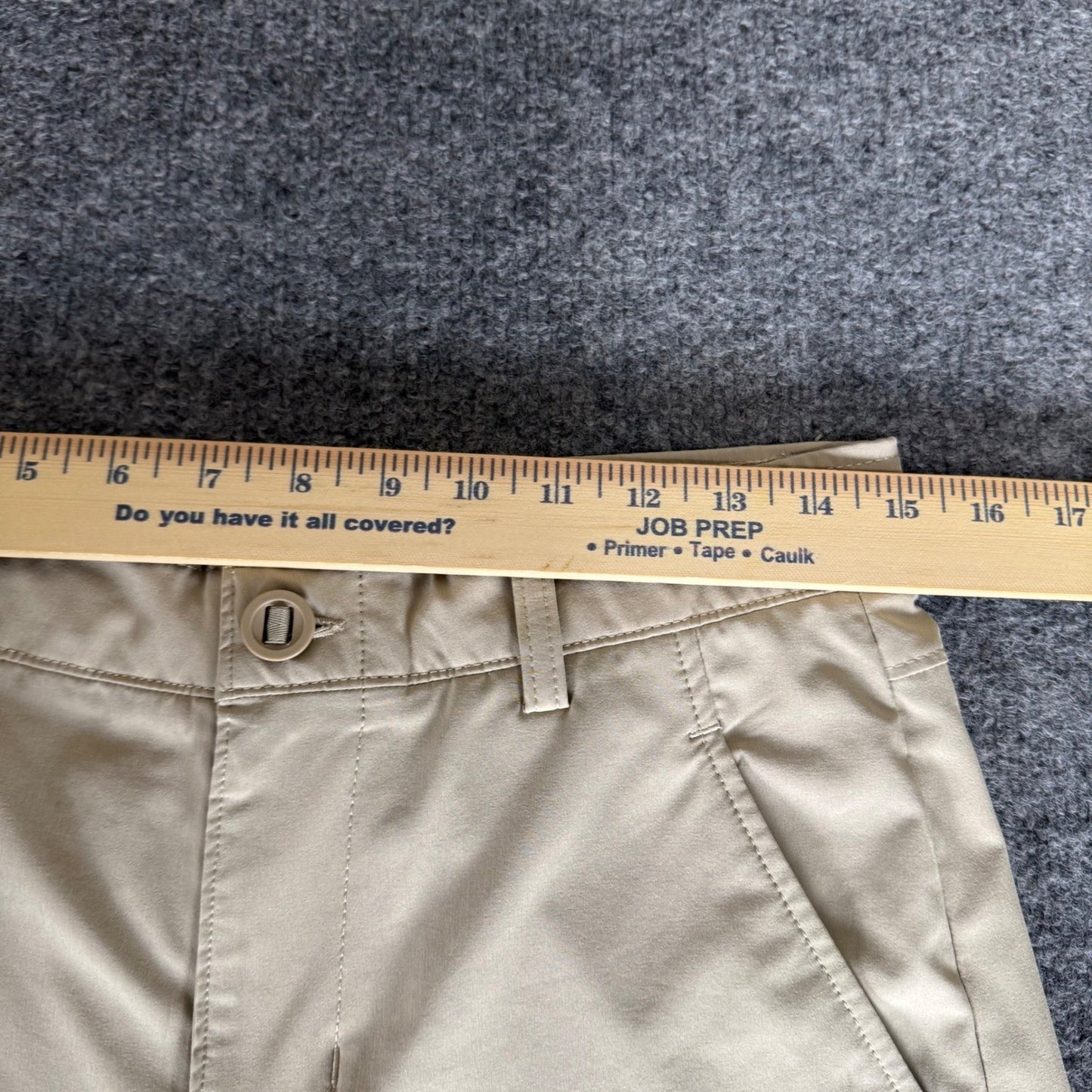Under Armour HeatGear Tactical Cargo Shorts Mens 30 Tan Khaki Loose Fit Utility