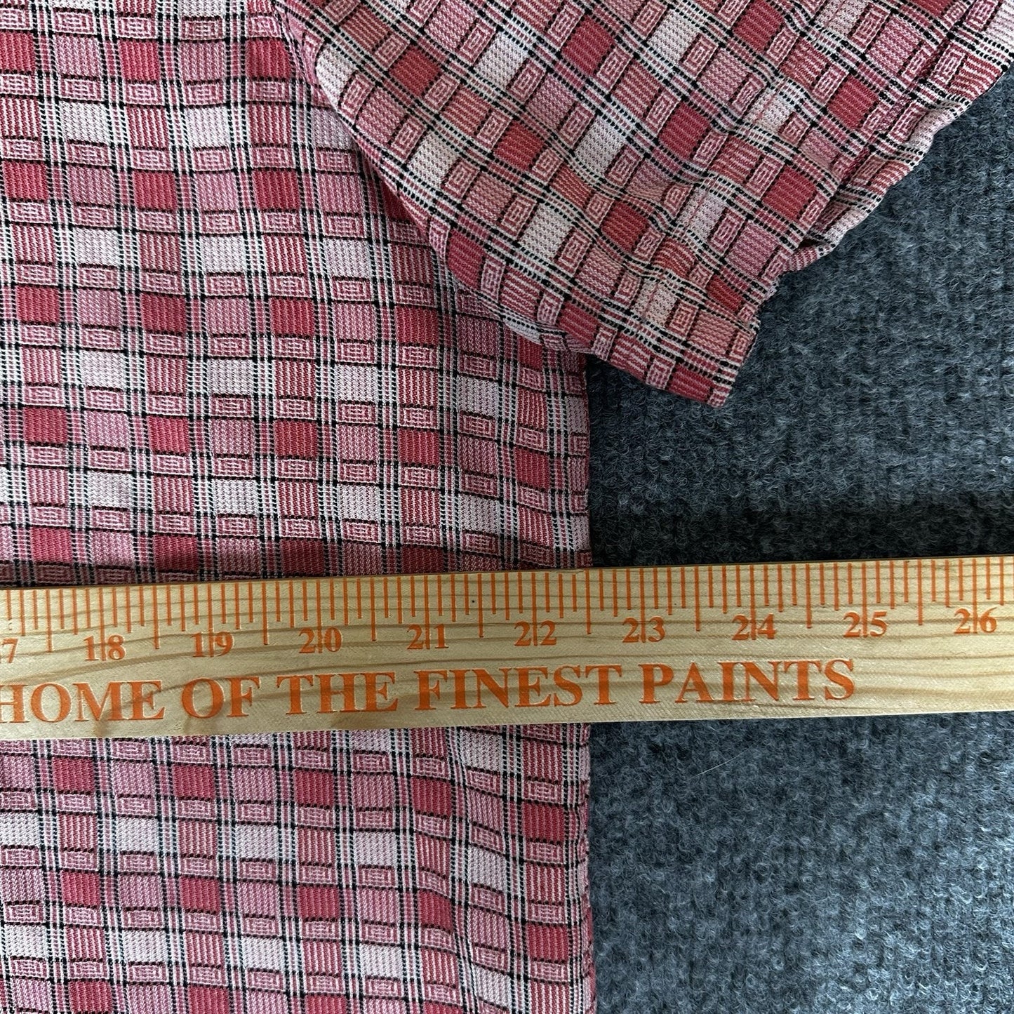 Tommy Bahama Shirt Men's Large Red Plaid 100% Silk Button Up Short Sleeve Casual