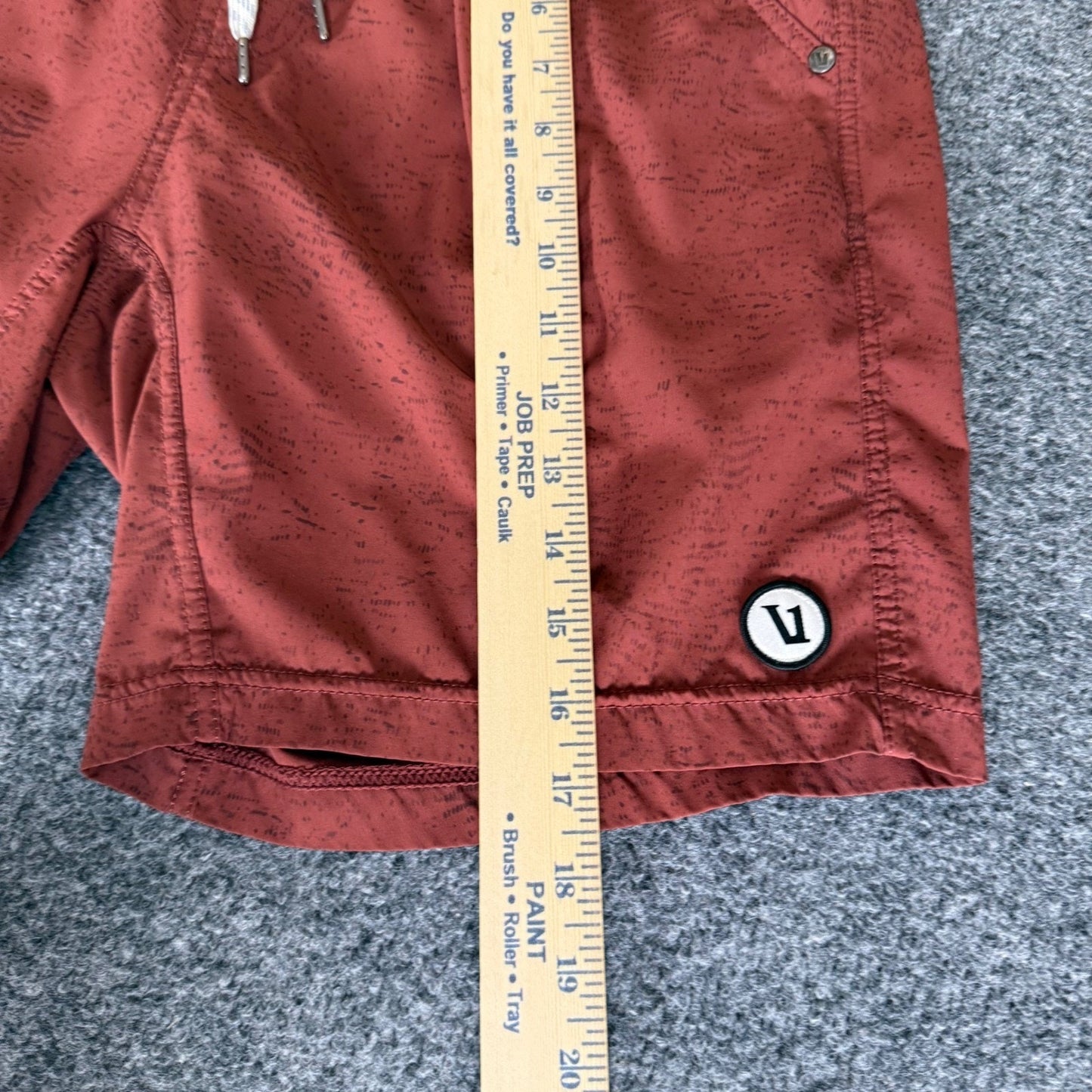 Vuori Kore Shorts Mens Size 30 Red Lined Athletic Gym Training Workout Running