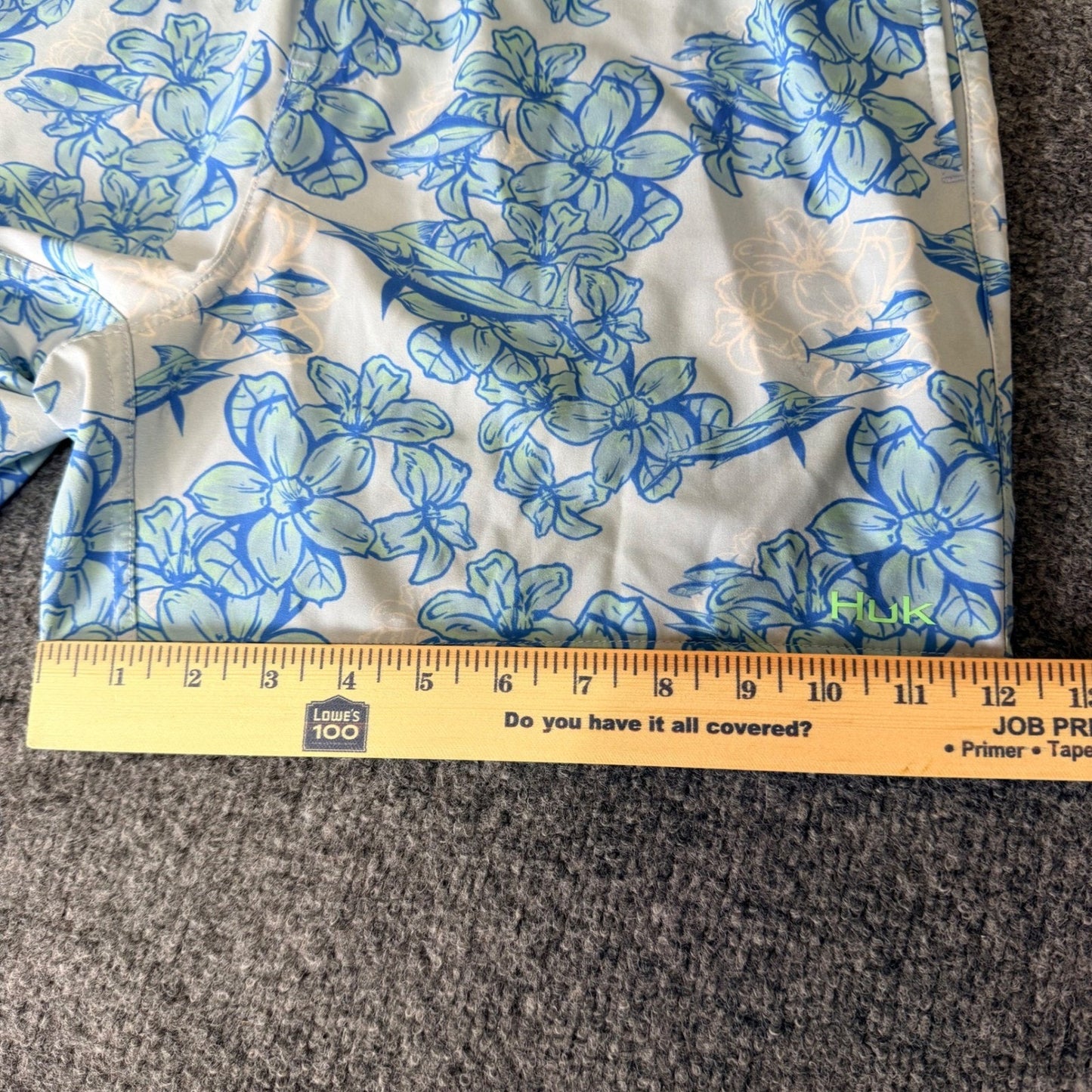 HUK Shorts Men Medium 30x5 Blue Floral Swim Trunks Fishing Quick Dry Performance
