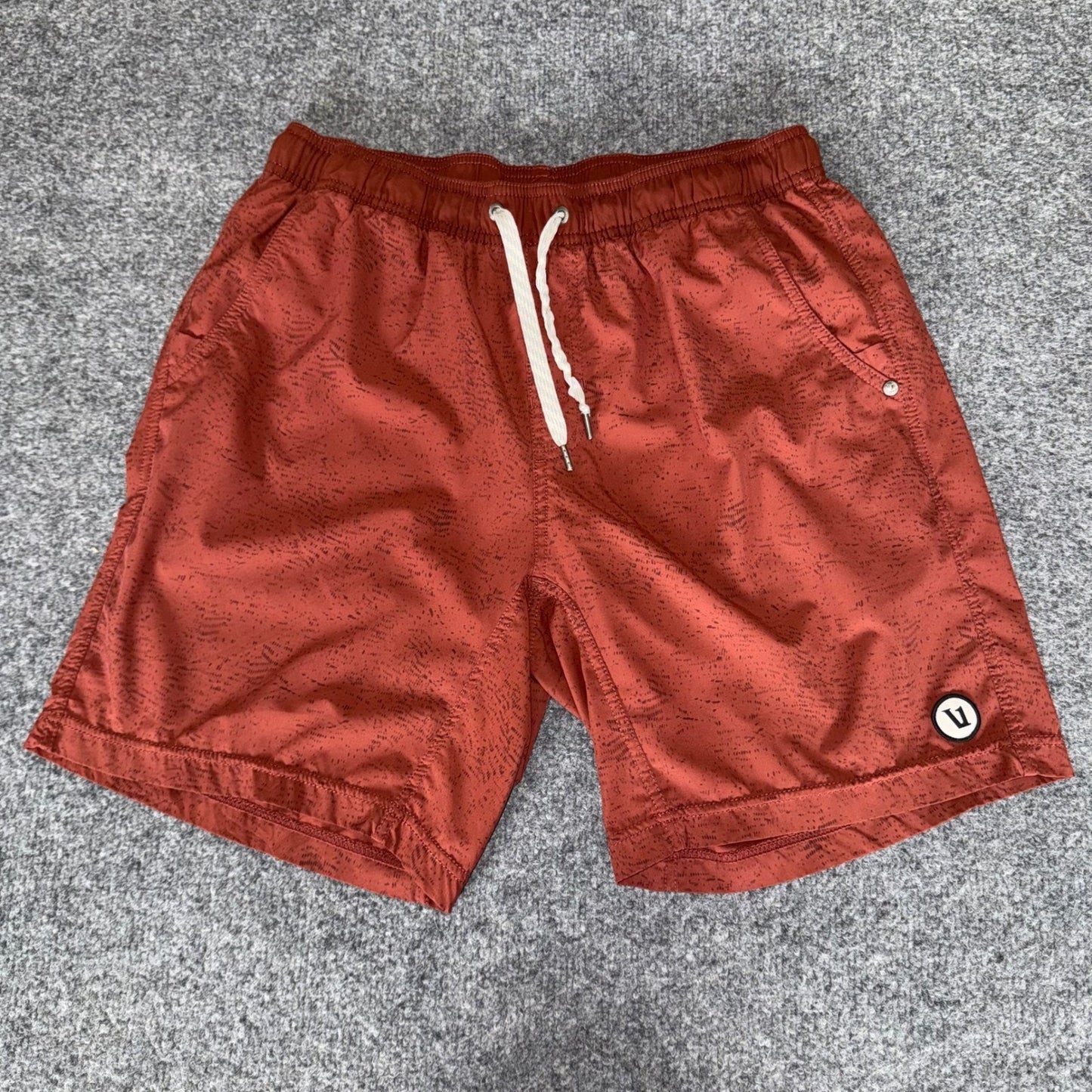 Vuori Kore Shorts Mens Size 30 Red Lined Athletic Gym Training Workout Running