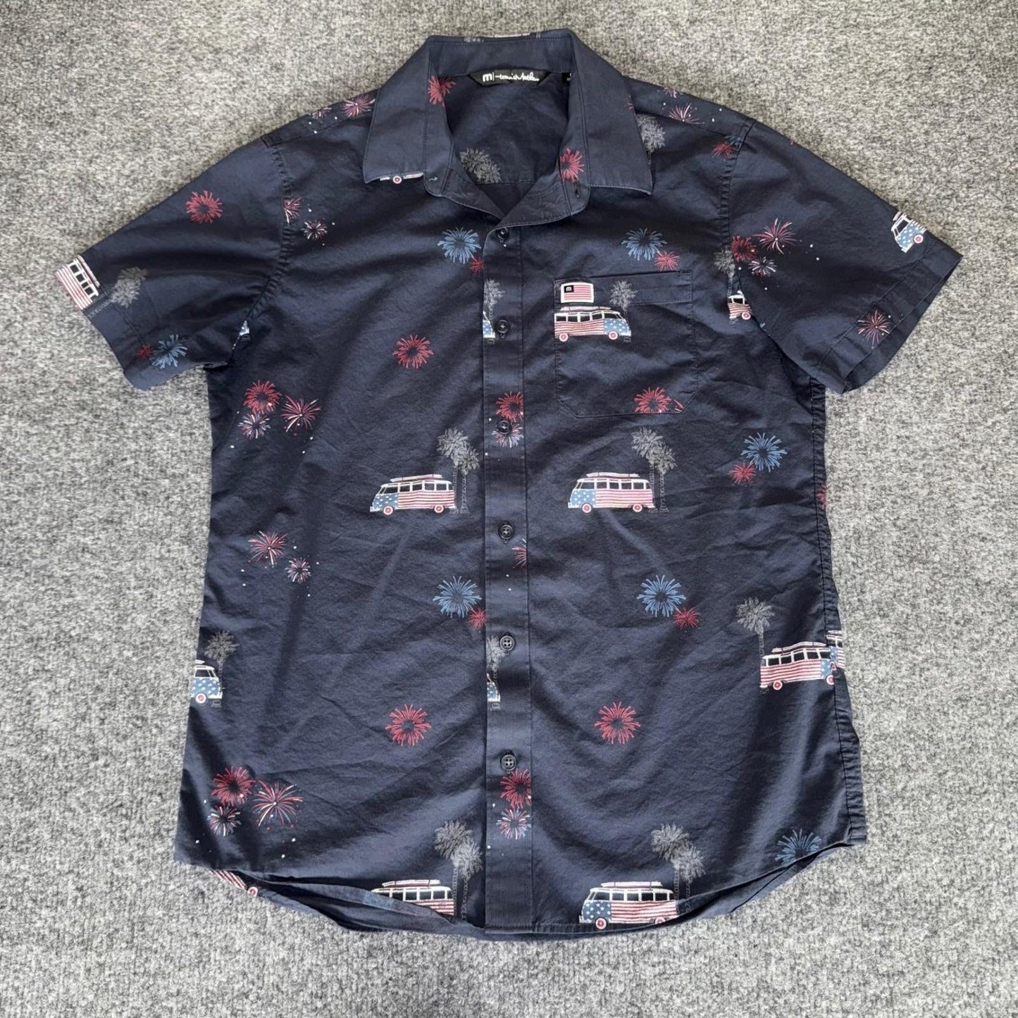 Travis Mathew Shirt Fireworks USA Patriotic Short Sleeve Button Up Mens Small