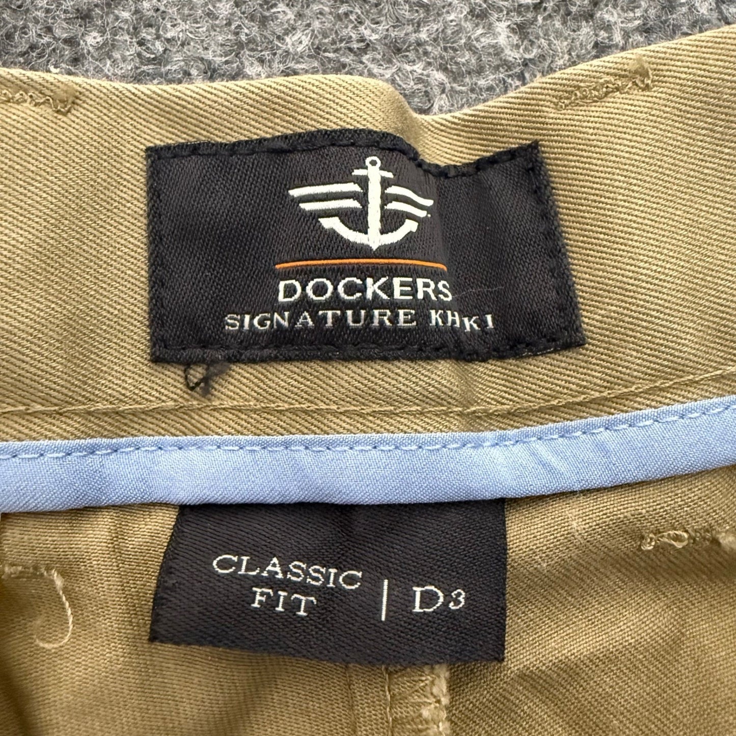 Dockers Signature Khaki Pants Mens 36x30 Tan Classic Fit Pleated Casual Workwear