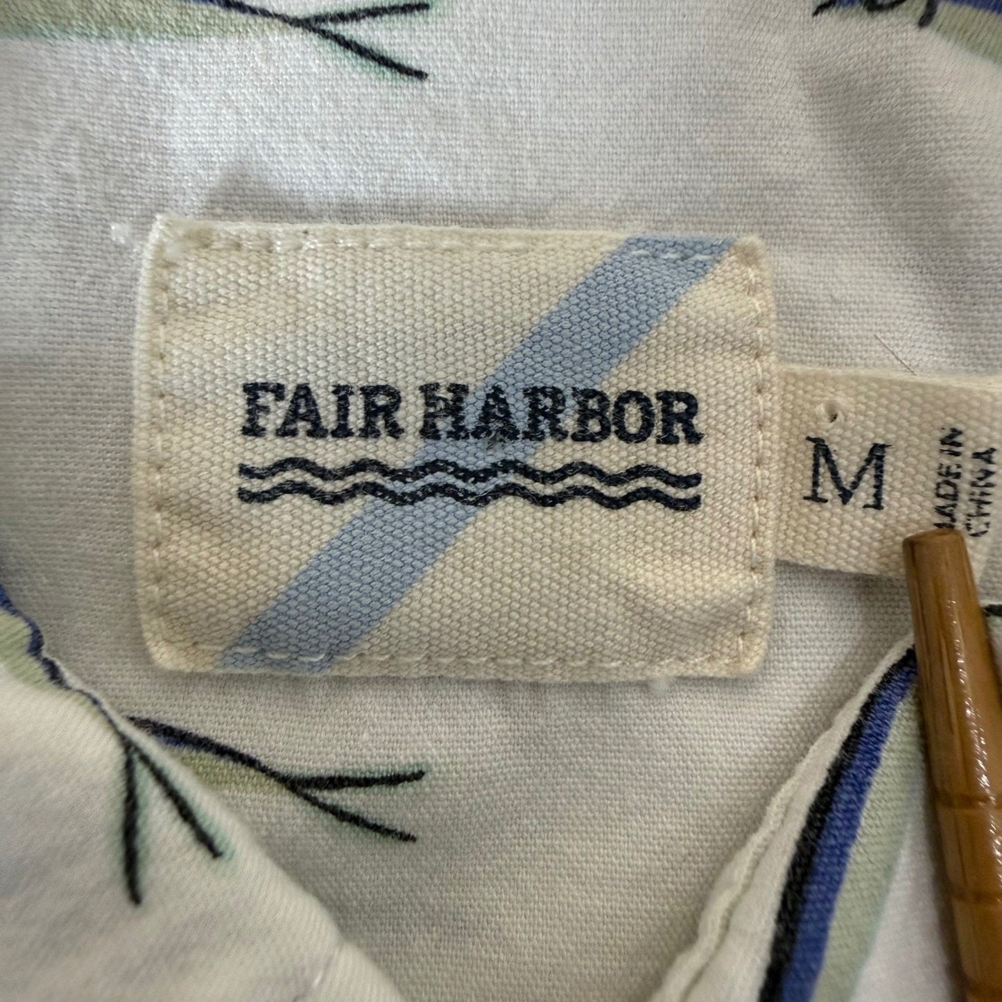 Fair Harbor Mens White Fish Print Short Sleeve Button Up Shirt Medium Casual