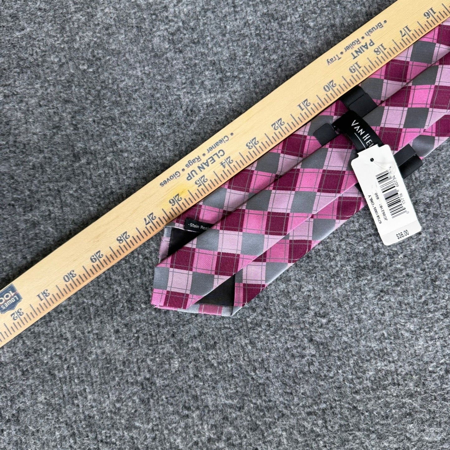 Van Heusen Mens Pink Grey Argyle Plaid Silk Necktie Stain Resistant Handmade