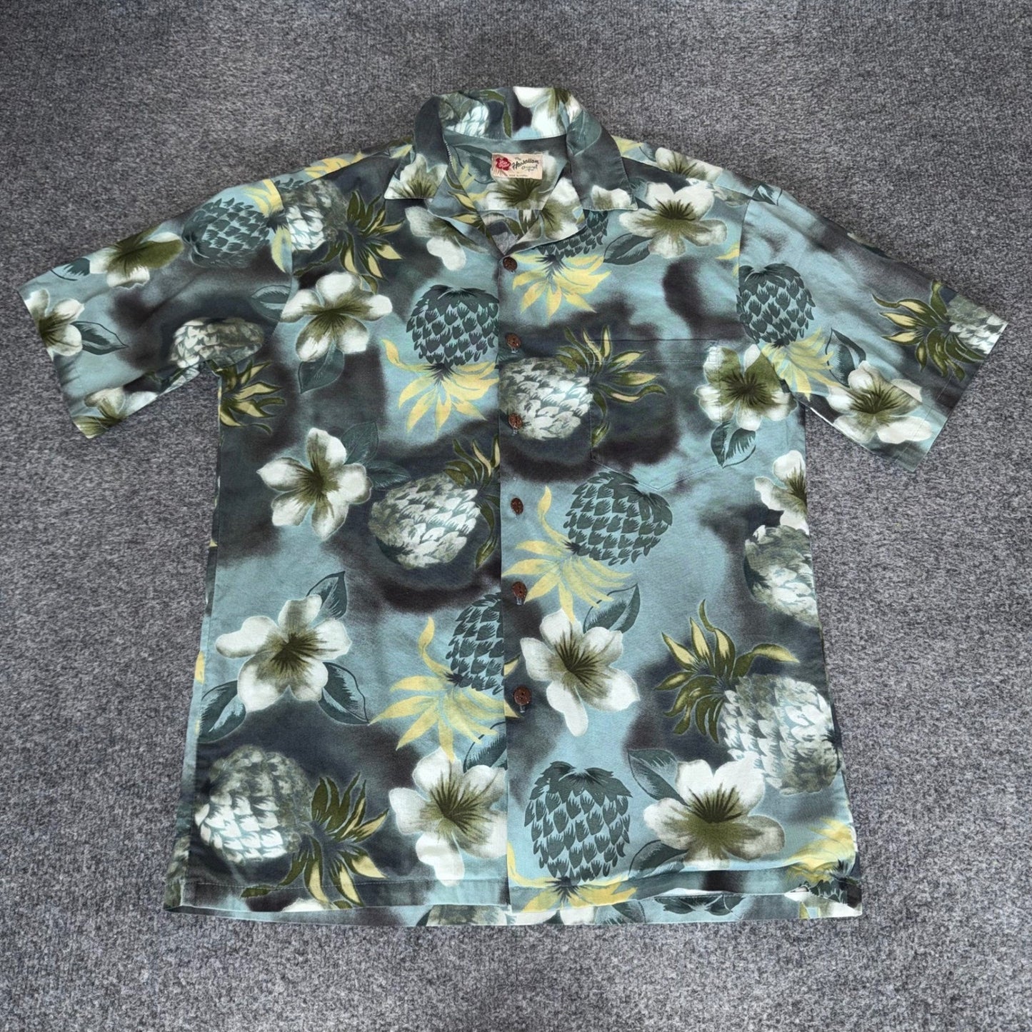 Hilo Hattie Hawaiian Shirt Mens Medium Pineapple Floral Aloha Tropical Button Up