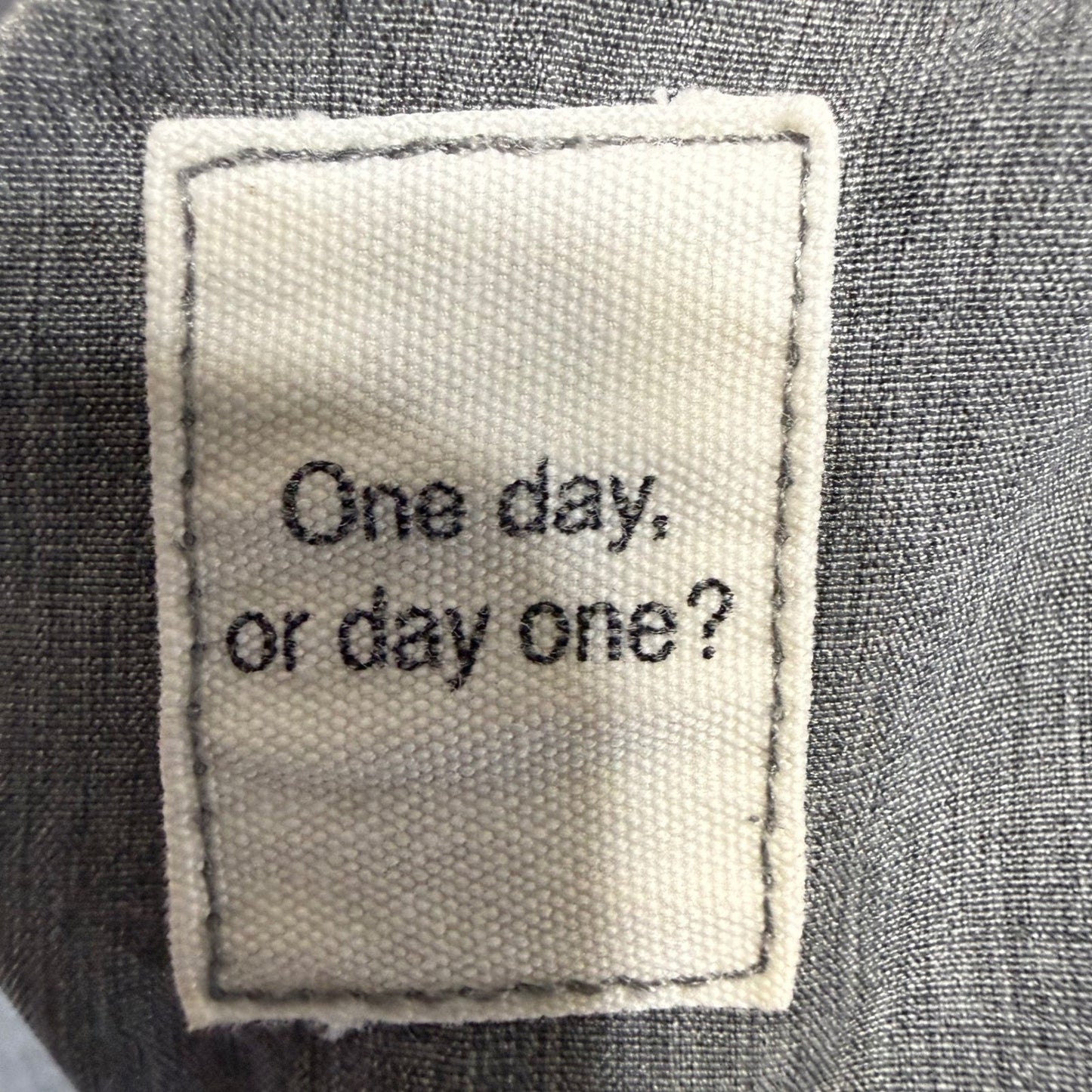 Vuori Banks Shorts Mens 32 Camo Athleisure Unlined Stretch Workout Running Gym