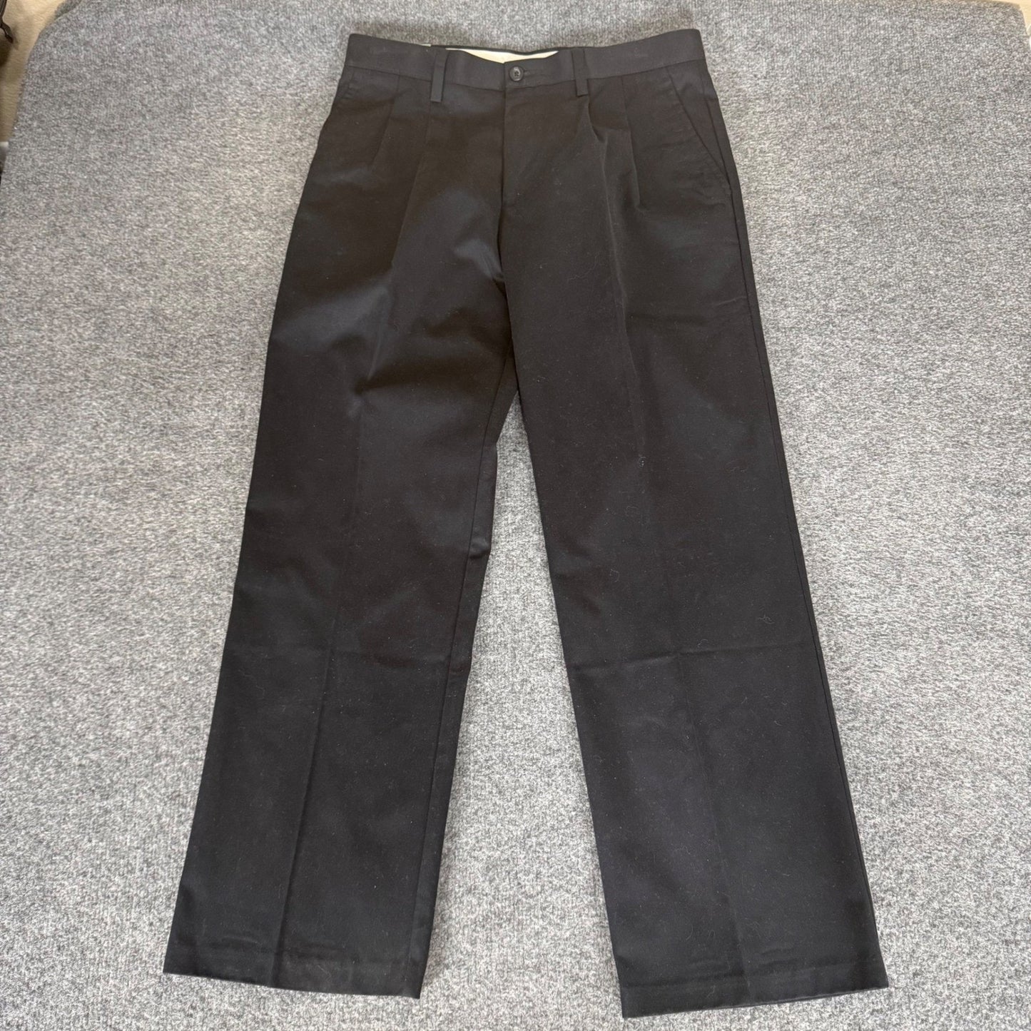 Dockers Mens Easy Khaki D3 Classic Fit Pleated Pants Black 34x30.5 NWT Office
