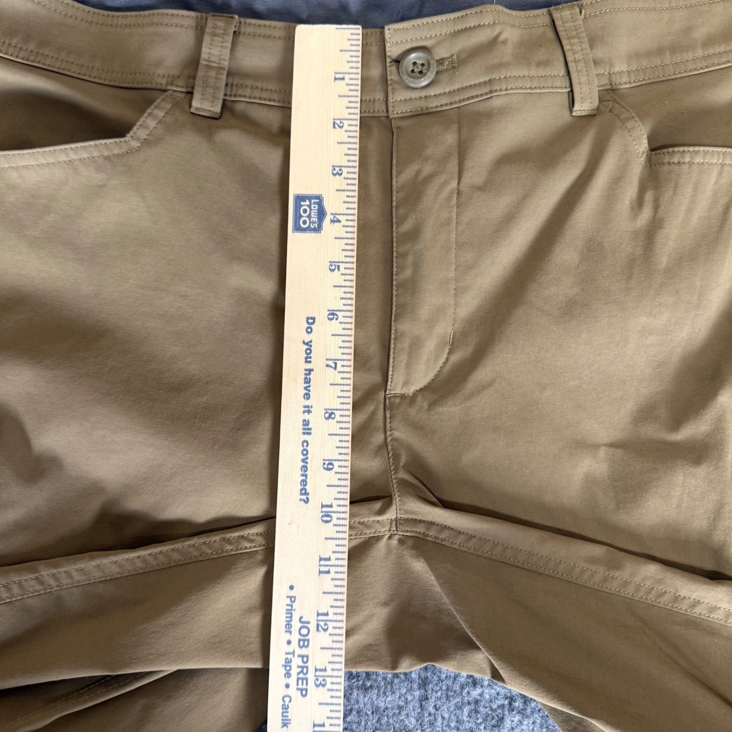 Eddie Bauer First Ascent Cargo Shorts Mens 42 Khaki Hiking Outdoor Trail