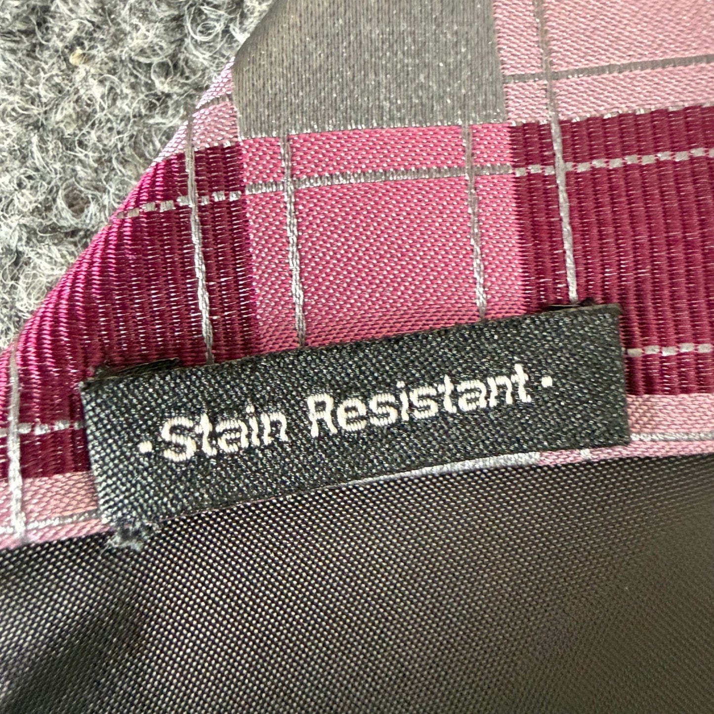 Van Heusen Mens Pink Grey Argyle Plaid Silk Necktie Stain Resistant Handmade