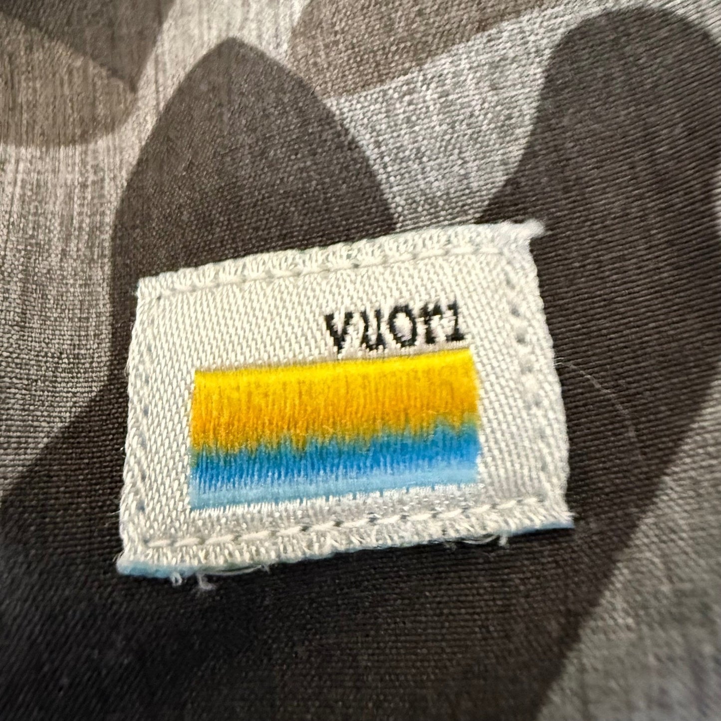 Vuori Banks Shorts Mens 32 Camo Athleisure Unlined Stretch Workout Running Gym