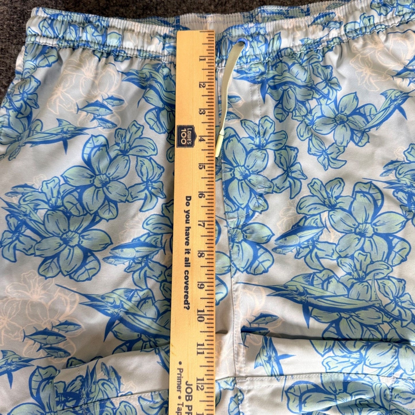 HUK Shorts Men Medium 30x5 Blue Floral Swim Trunks Fishing Quick Dry Performance