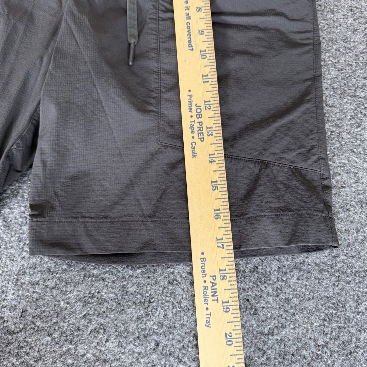 Lululemon Bowline Shorts Mens Medium 30x8 Gray Athleisure Training Gym Comfort