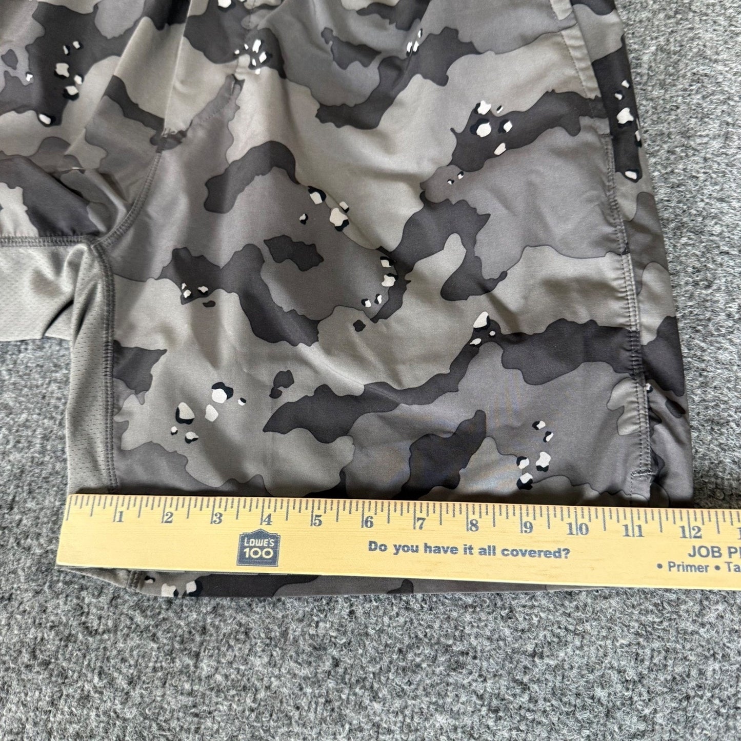 Fabletics Franchise Shorts Mens Size 30 Gray Desert Storm Camo Lined Gym Running