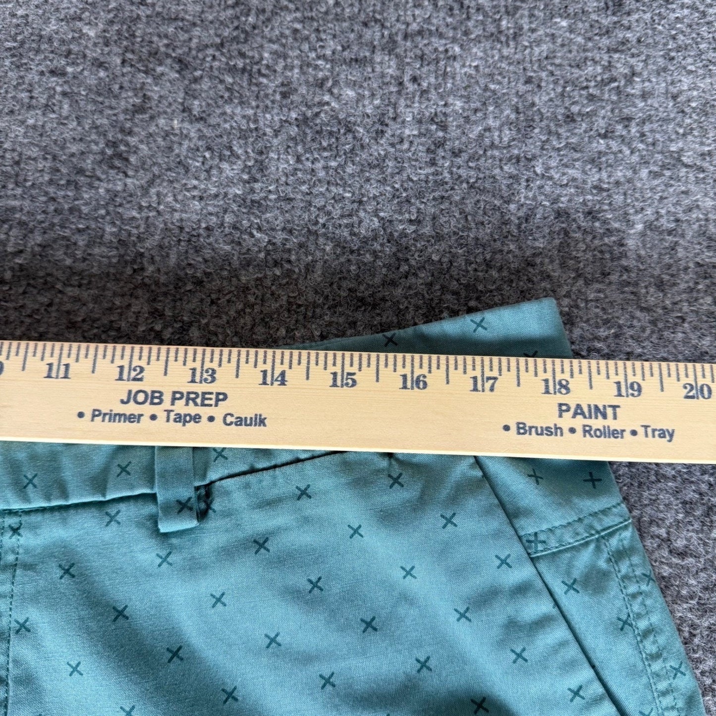 Lululemon Shorts Mens 36 Teal Cross Pattern Athletic Stretch Casual Performance