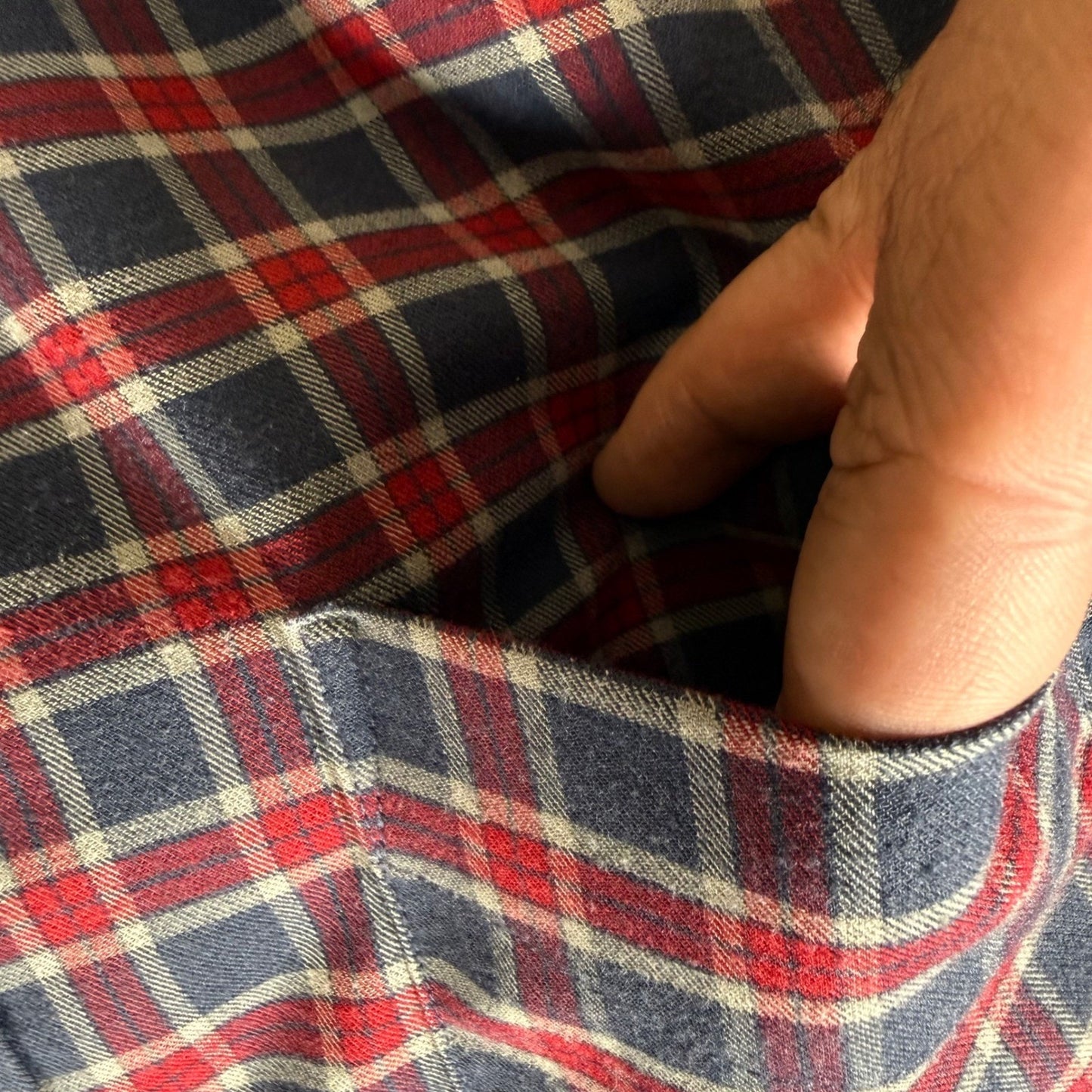 UNTUCKit Mens XL Plaid Flannel Button Down Shirt Navy Red Long Sleeve Casual