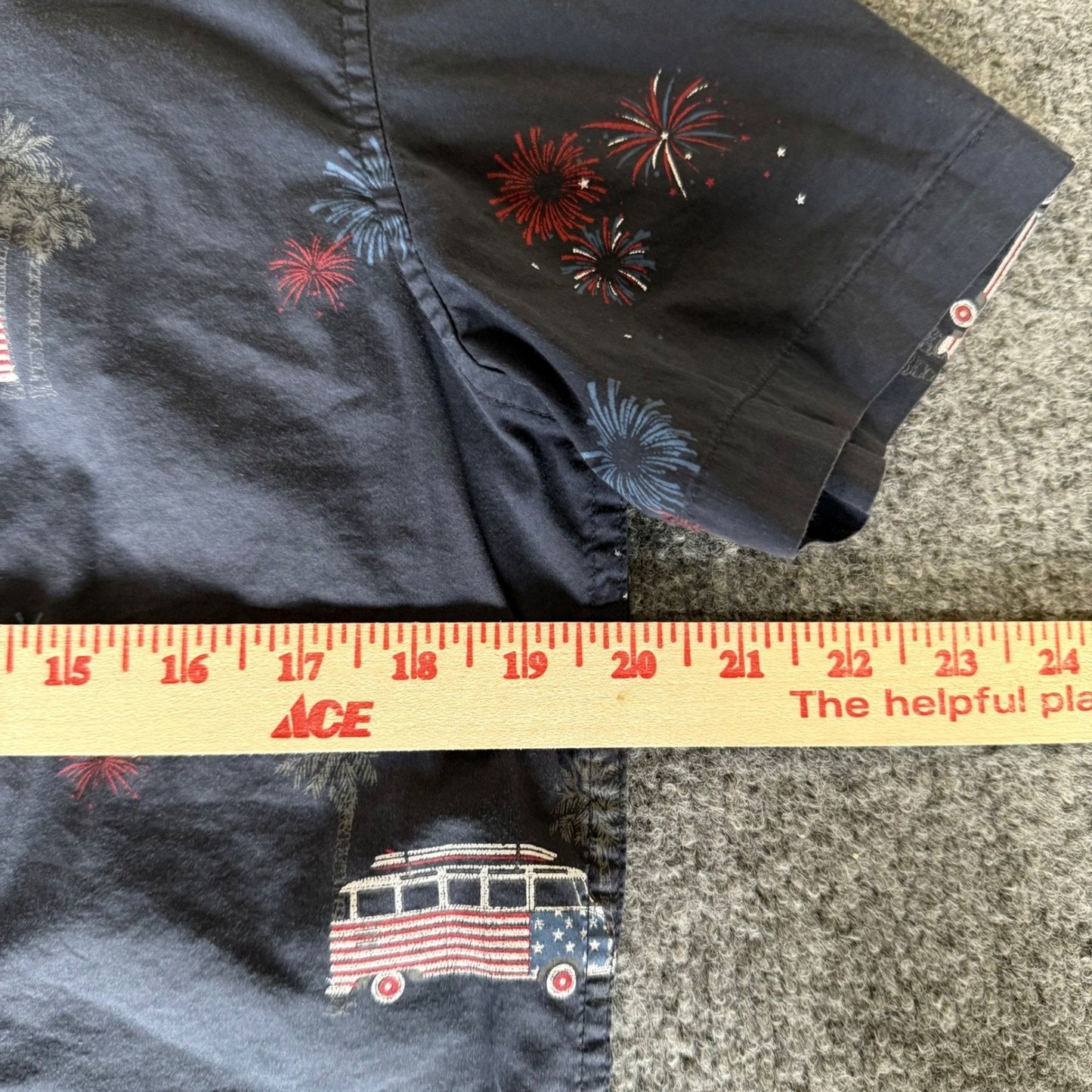 Travis Mathew Shirt Fireworks USA Patriotic Short Sleeve Button Up Mens Small