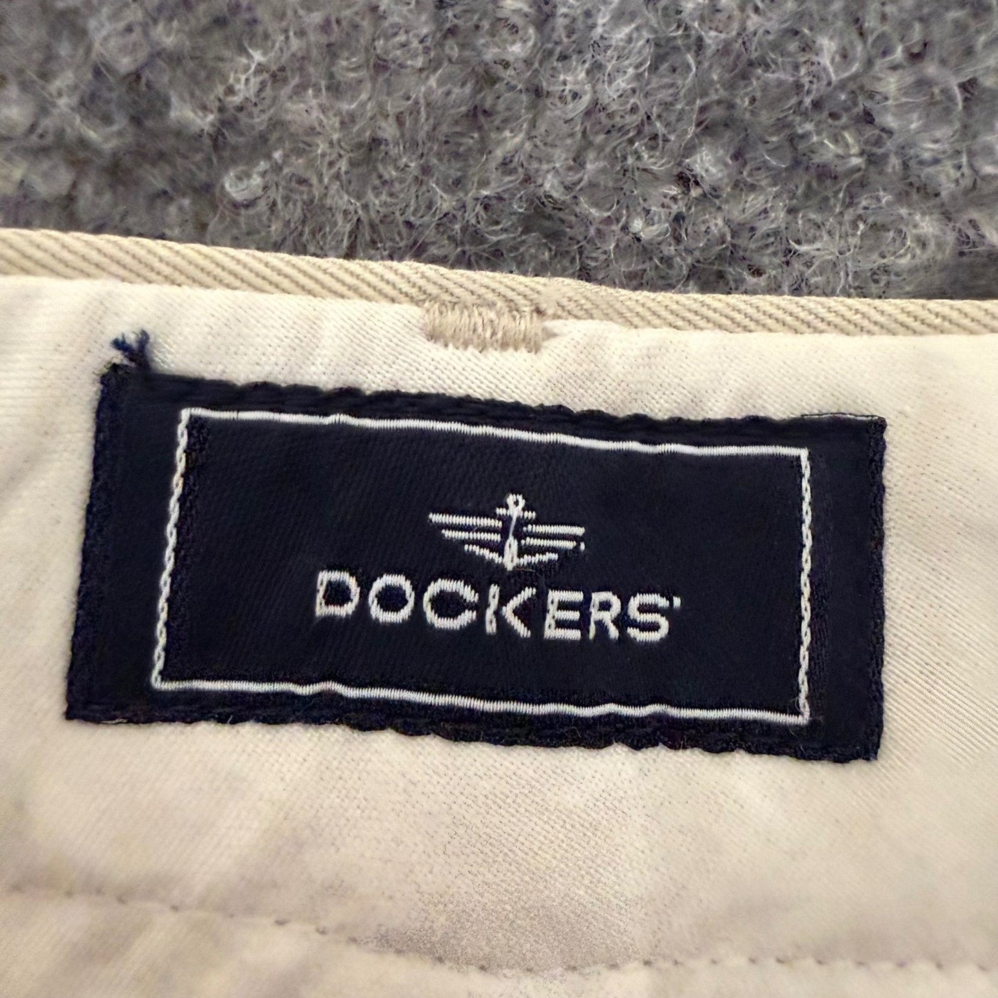 Dockers Mens Pleated Khaki Chino Pants Tan 100% Cotton 34x32 Business Casual
