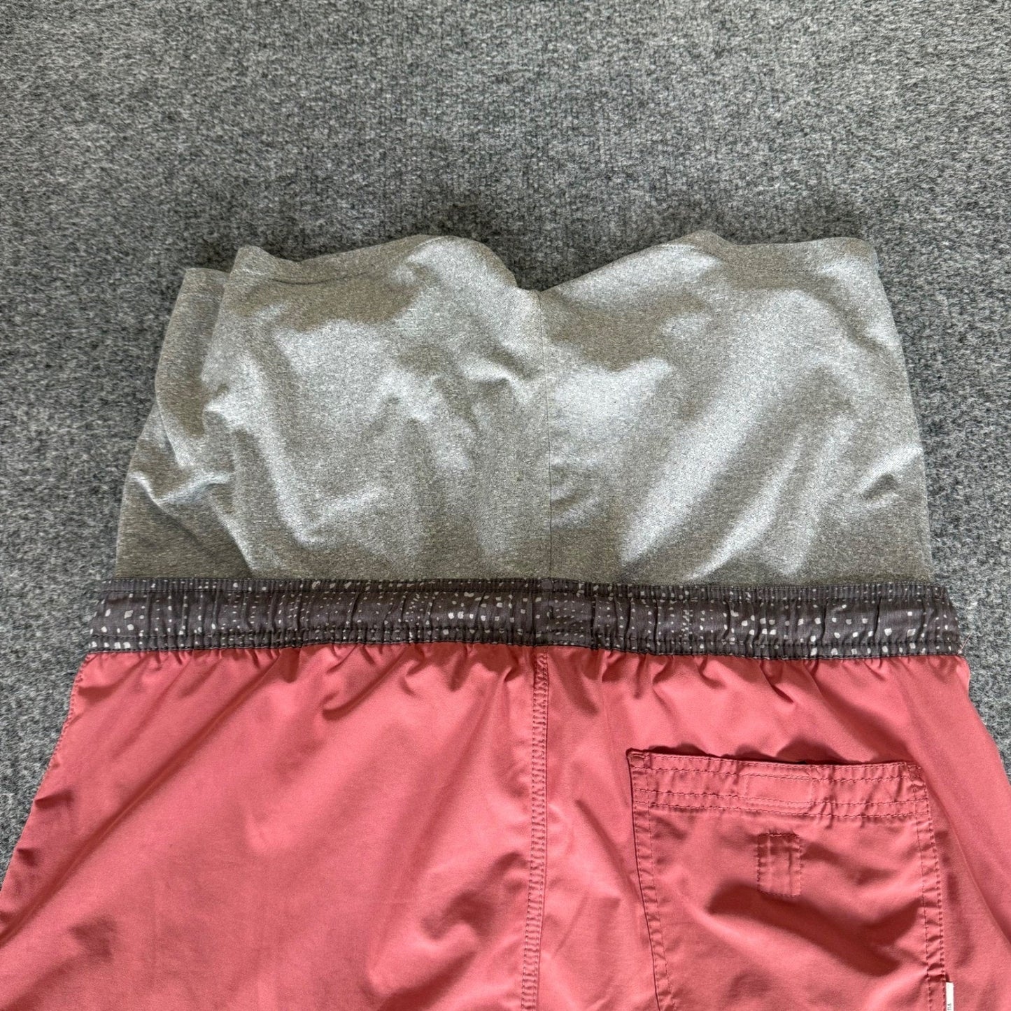 Vuori Kore Shorts Mens Large 38 Red Lined Athletic Gym Training Workout Running