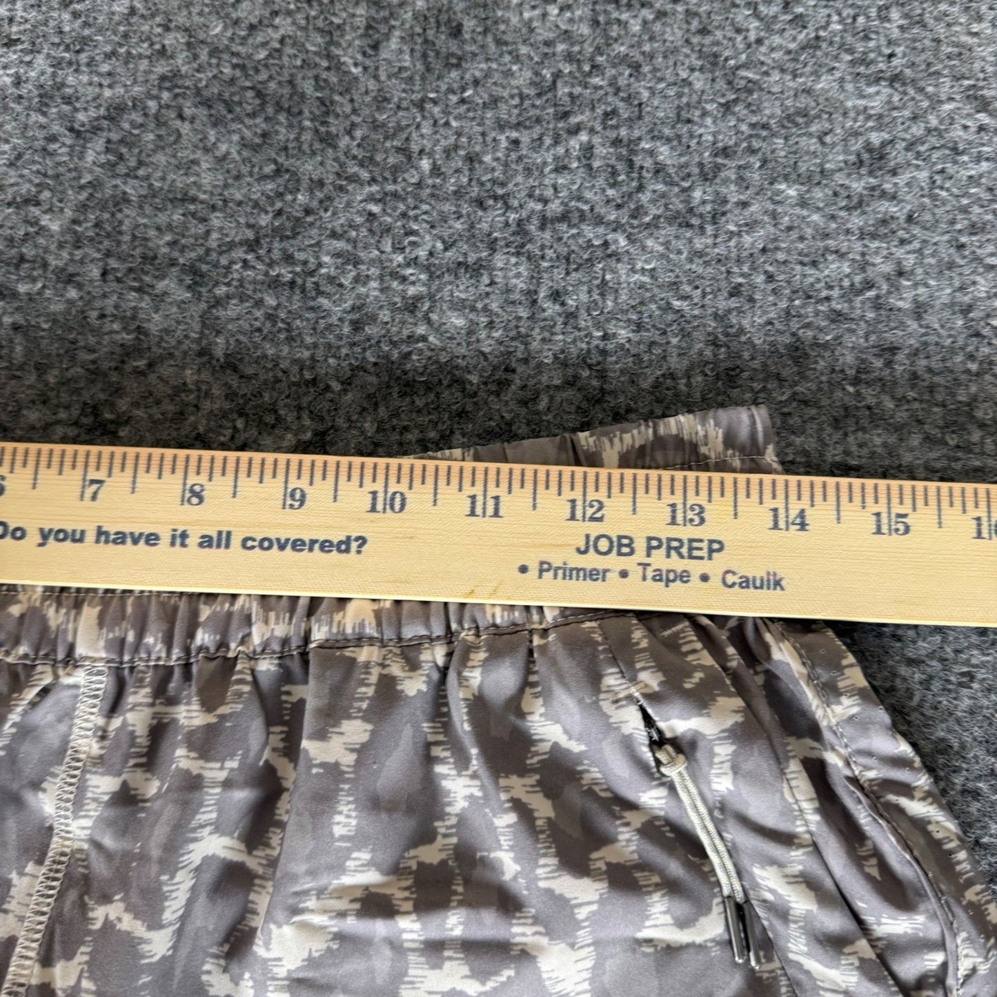 Vuori Dash 2.0 Shorts Womens Medium Gray Geometric Athletic Running Stretch Gym