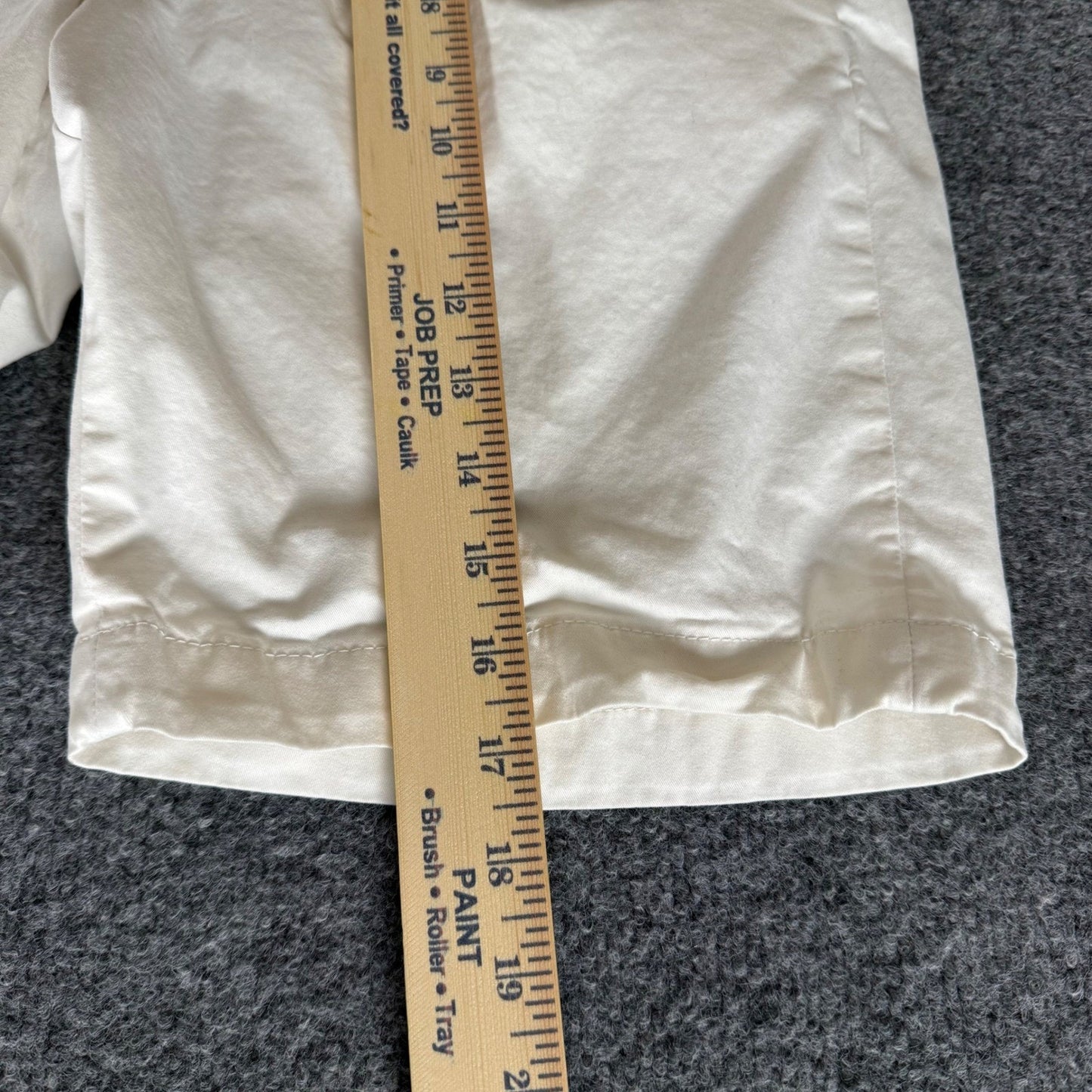 Peter Millar Chino Shorts Mens 34 (Fits 33) Beige Stretch Golf Casual Comfort