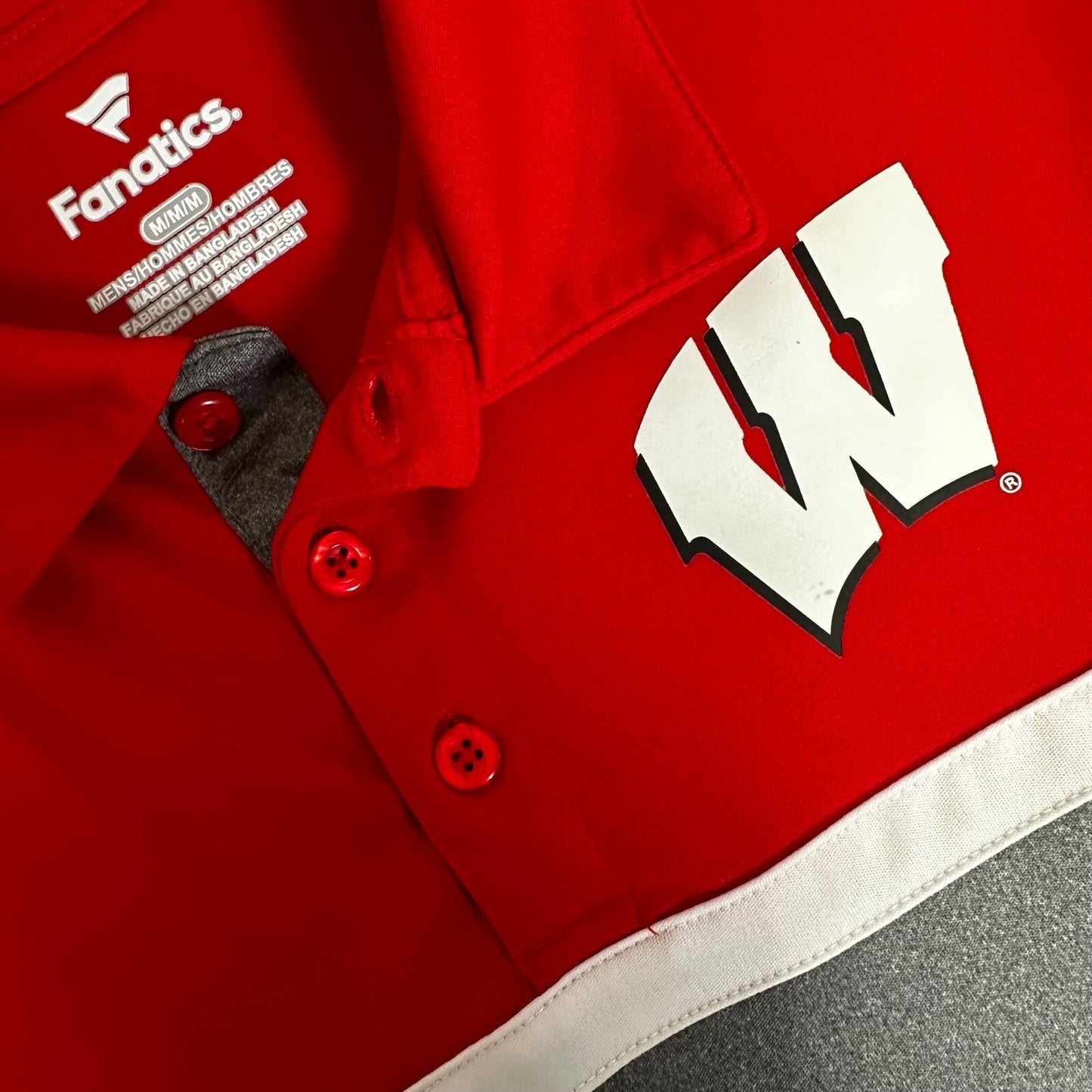 Wisconsin Badgers Polo Shirt Men's Medium Red Grey Short Sleeve College Football