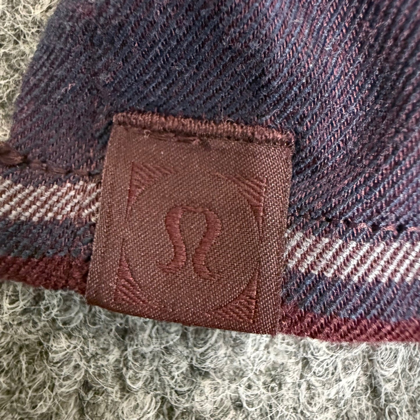 Lululemon Masons Peak Mens Medium Plaid Long Sleeve Button Shirt Flannel Casual