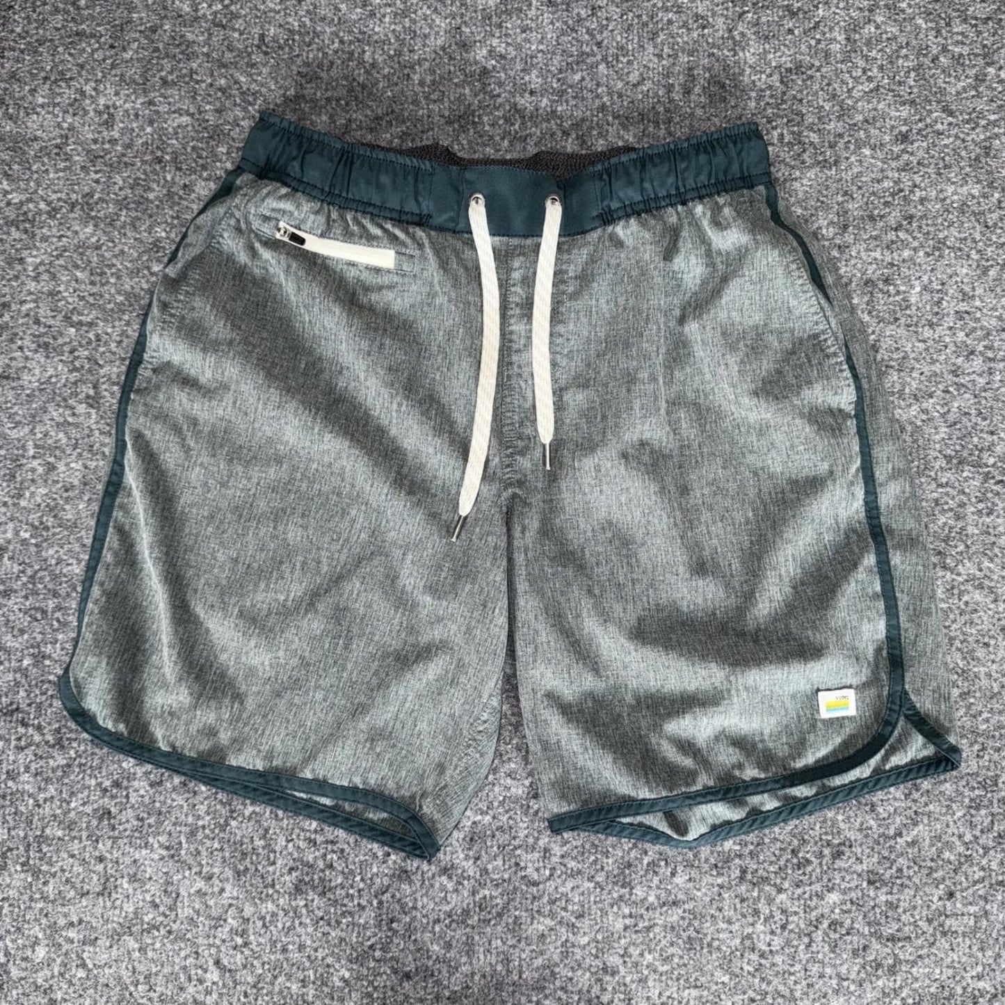 Vuori Banks Short Mens Small Green Athletic Performance Running Workout Gym V330