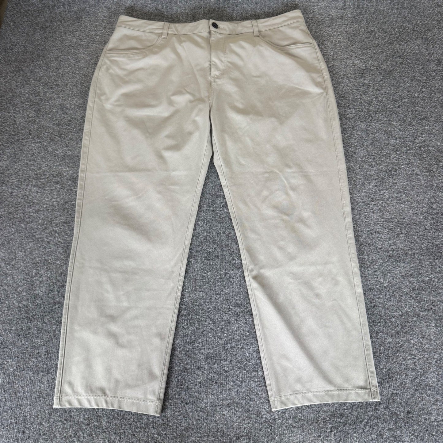 Vuori Meta Pants Mens 38x26 Beige Casual Chino Performance Stretch Comfort V430