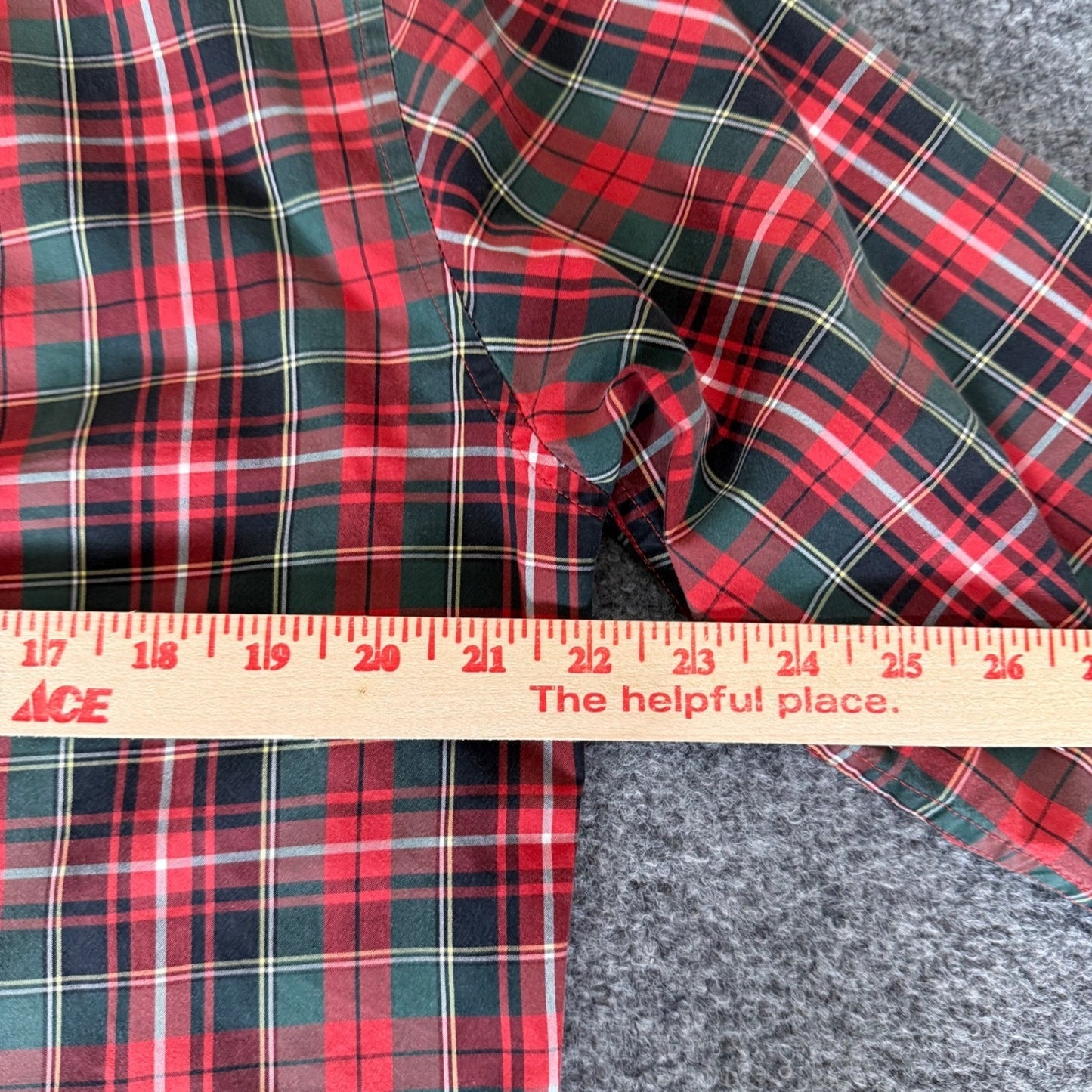 J.Crew Classic Plaid Shirt Mens Medium Red Green Button Down Long Sleeve Preppy