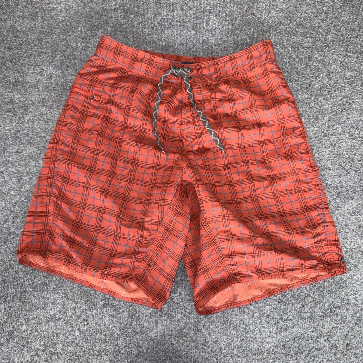 Patagonia Board Shorts Mens 34 Red Plaid Swim Surf Beachwear Casual Lightweight